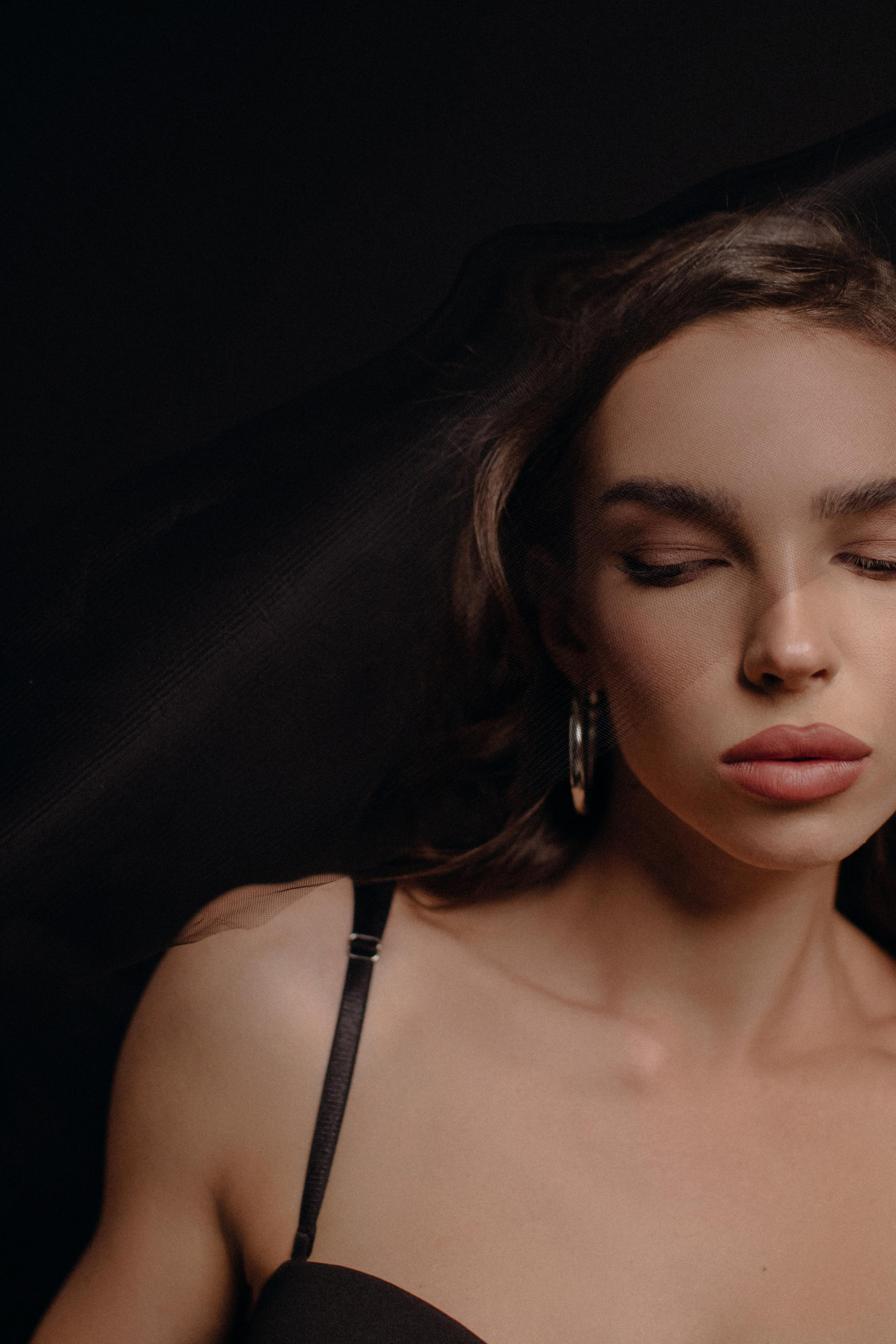 Ангелина. Белье и черный фон. Фотограф в Москве Ольга Сатони