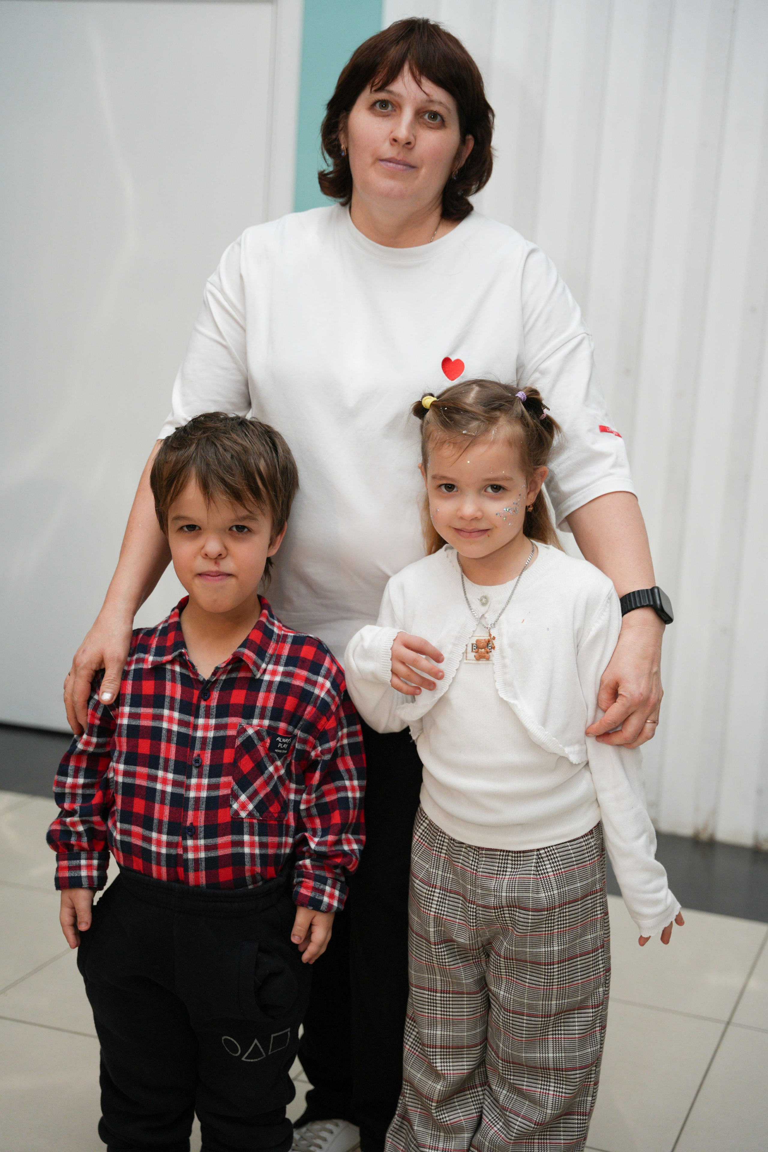 Социально —благотворительная акция «Ты в этом мире не один», посвященная Международному дню инвалидов. ВЫПУСКНЫЕ АЛЬБОМЫ, Школьный фотограф, семейный и свадебный в Саратове и области Ольга Плаксина