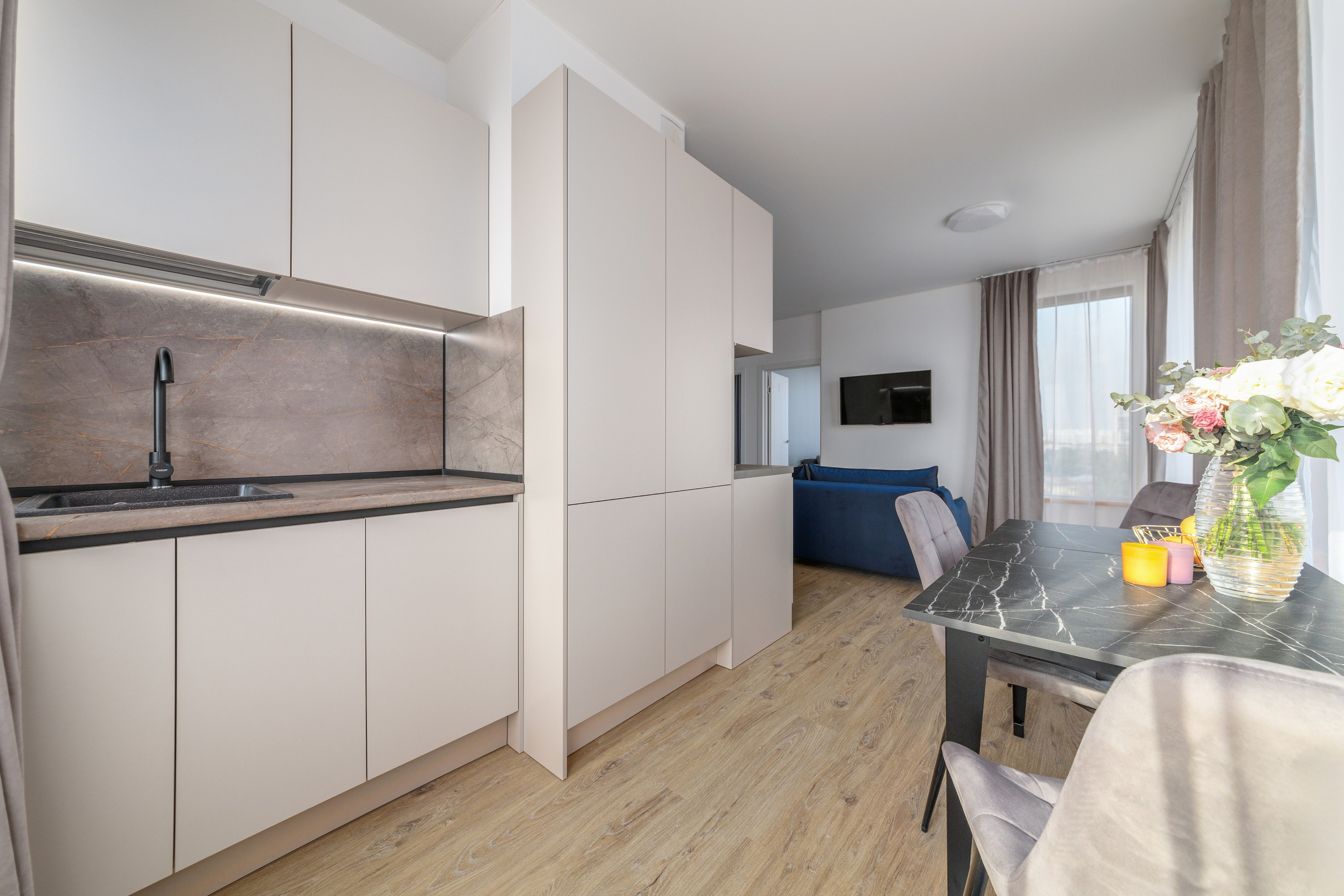 Двухкомнатная квартира, Варфоломеевская ул