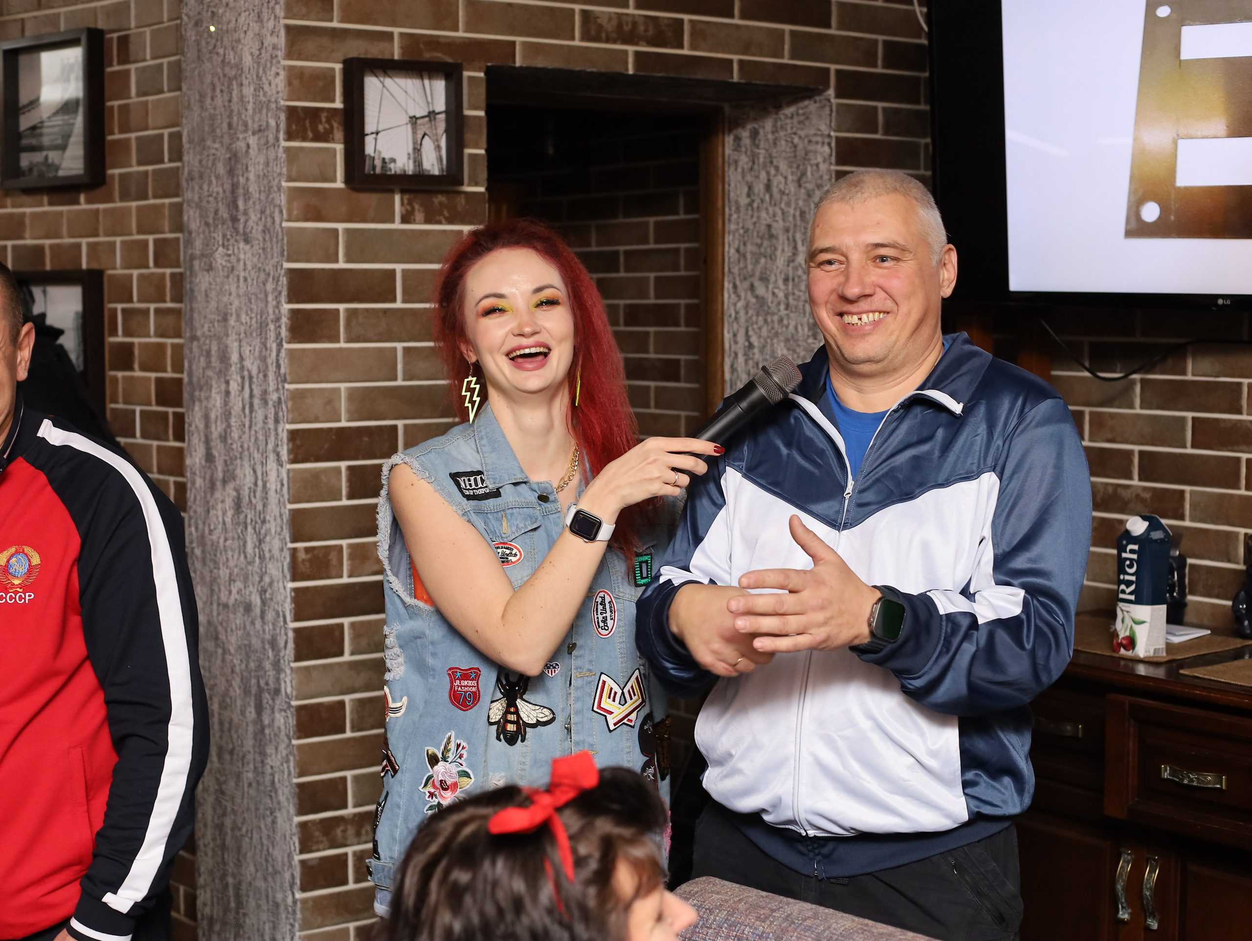 Дискотека в стиле 90-х. Репортажный фотограф Анапа