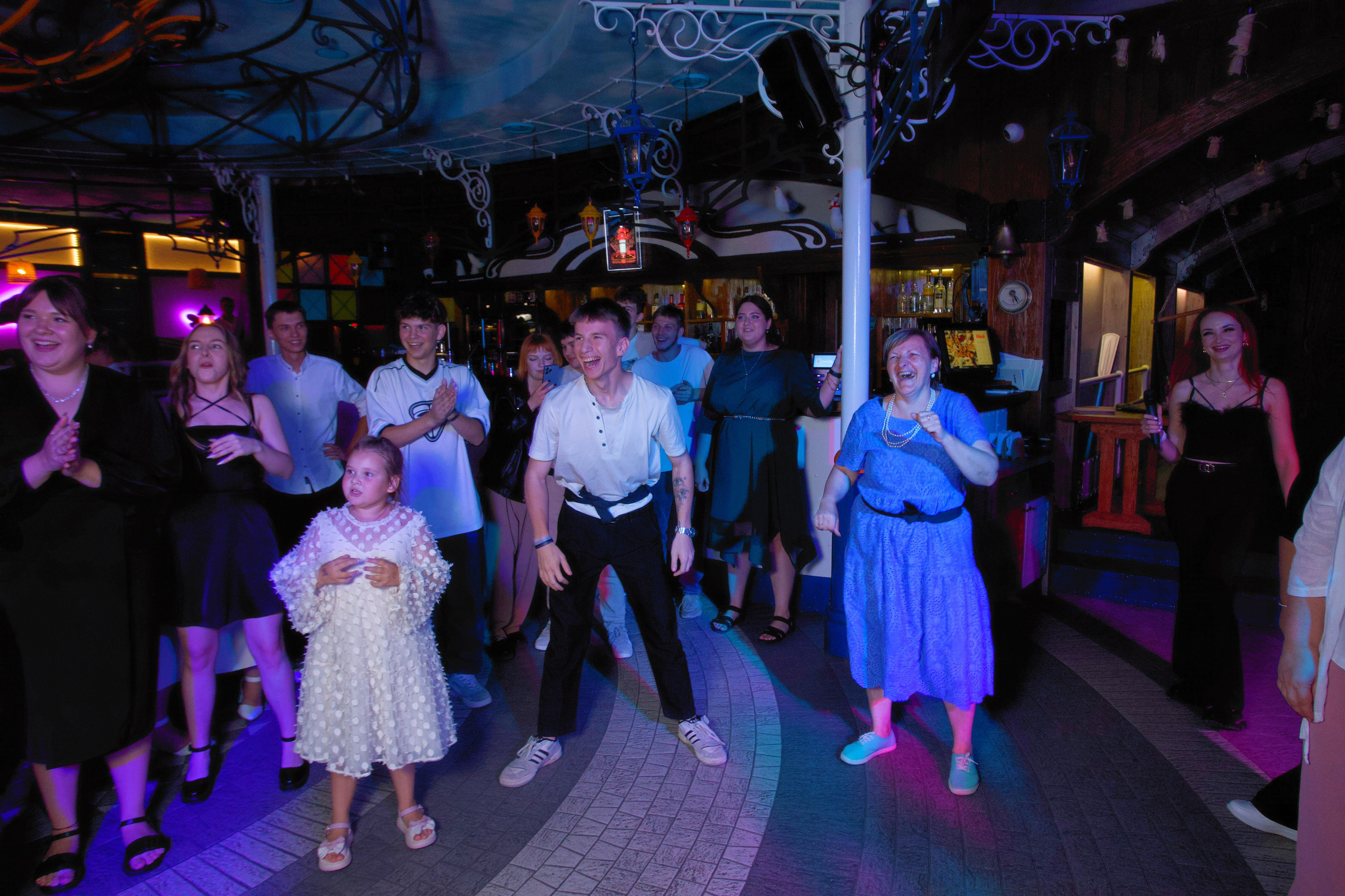 ВЫПУСКНОЙ «КОКОМО» 27.06.24. Репортажный фотограф Анапа