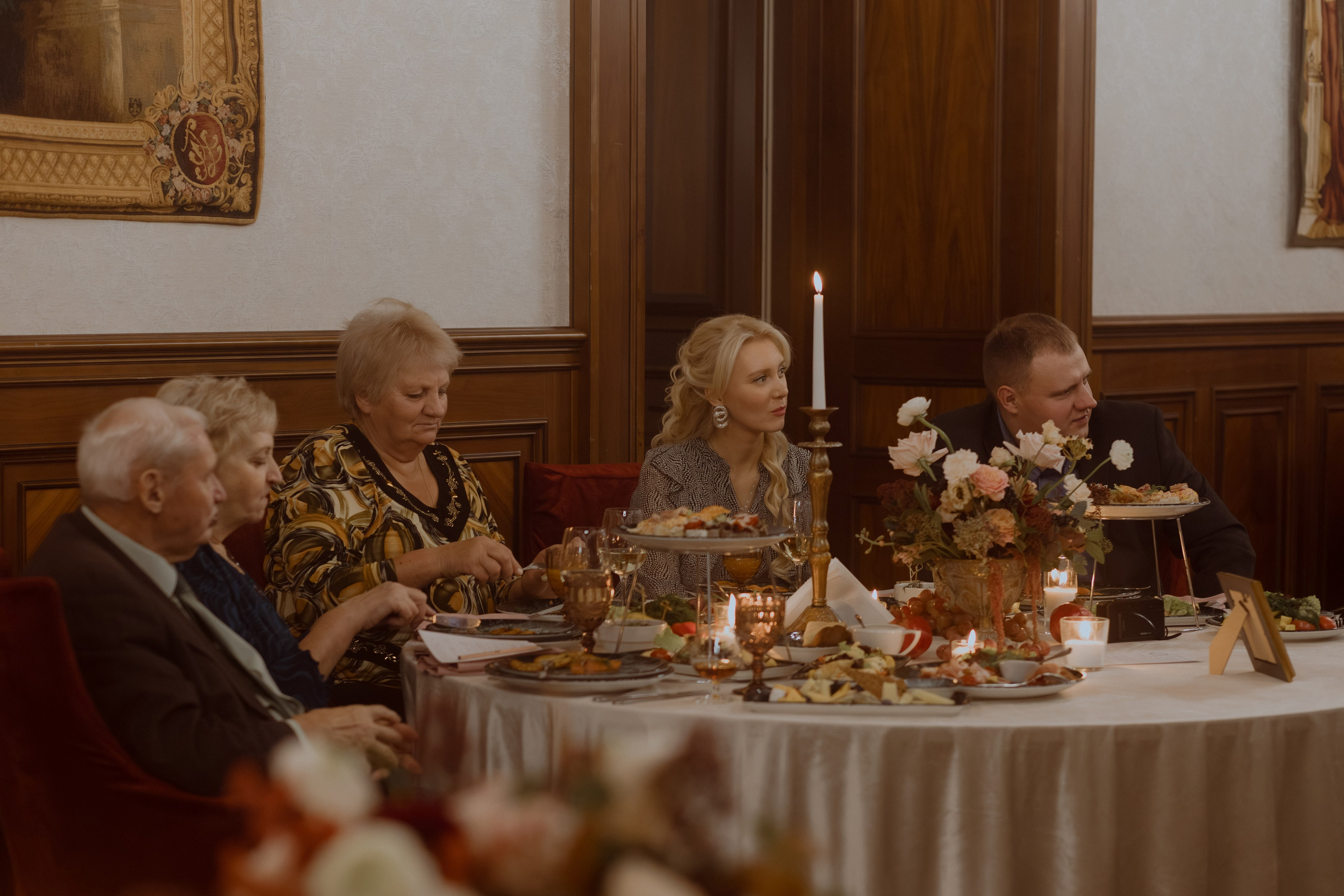 Welcome back to your own dinner party. Фотограф Лия Козловская Минск