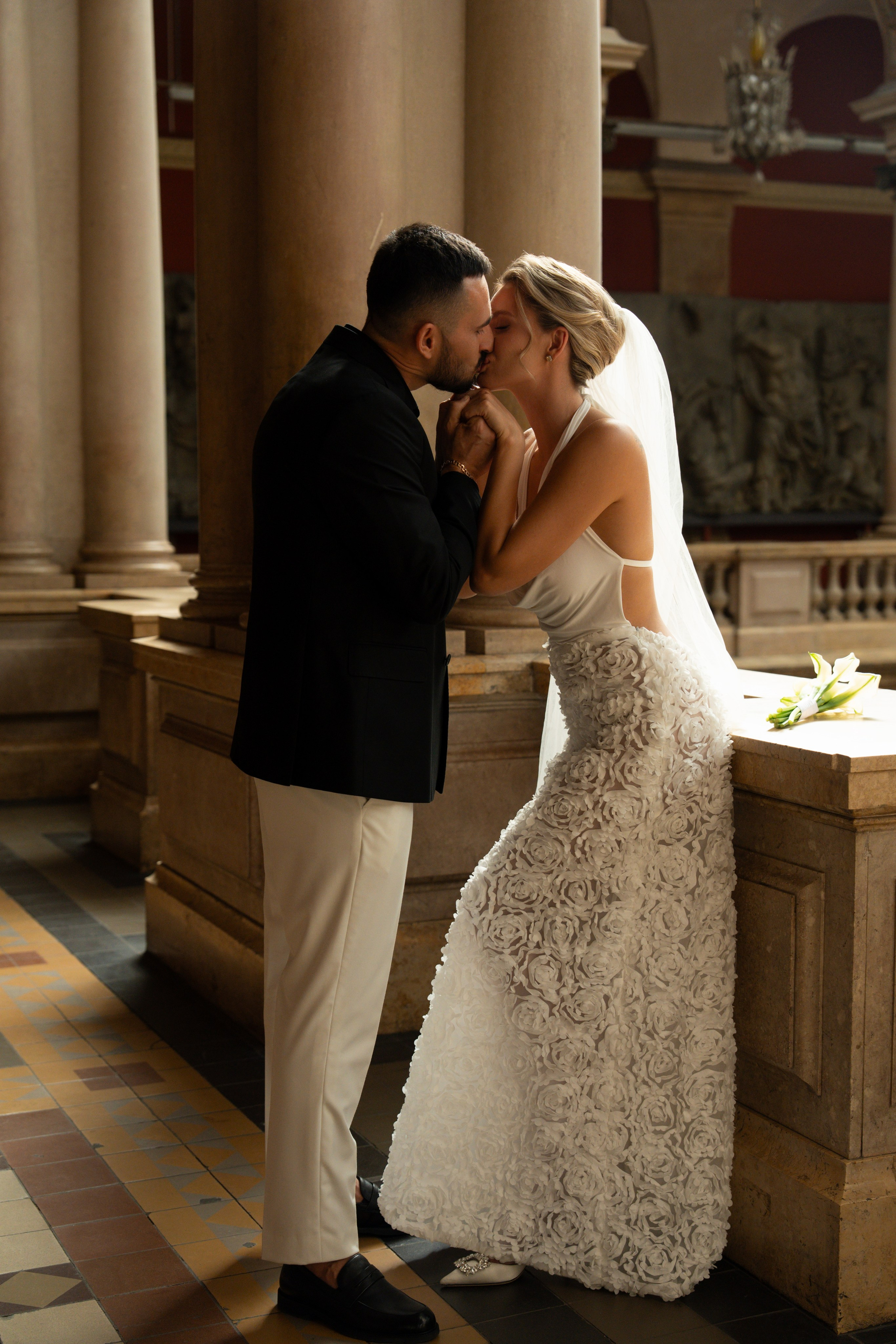 Свадебная фотосессия в Академии Штиглица в Петербурге. Свадебный фотограф в Москве Анна Полушина