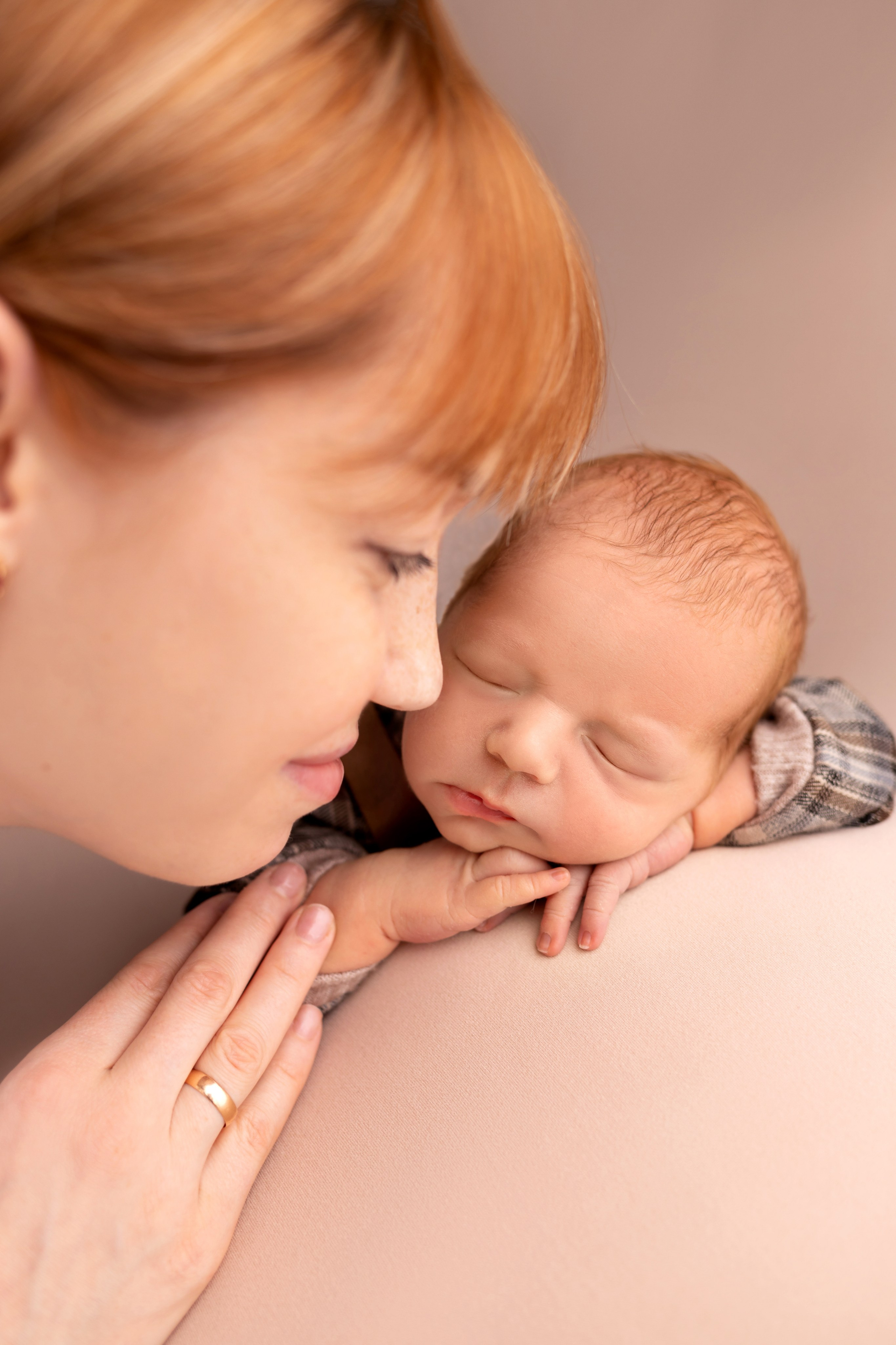 Классическая фотосессия малыша. Фотограф новорожденных малышей в Омске и Омской области Эльвира Камаева