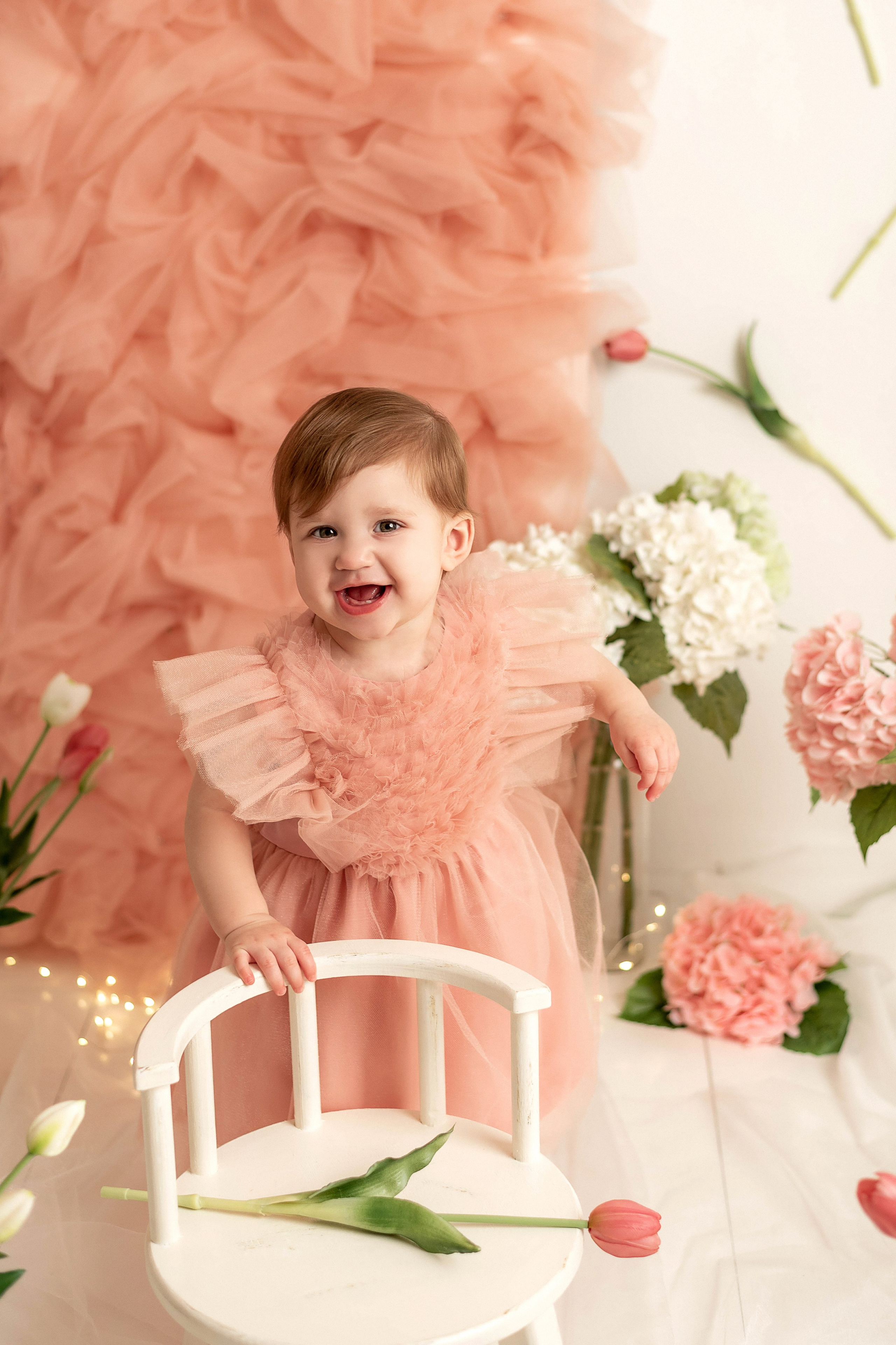 София и Есения — тюльпаны. Семейный и детский фотограф Наталья Горда