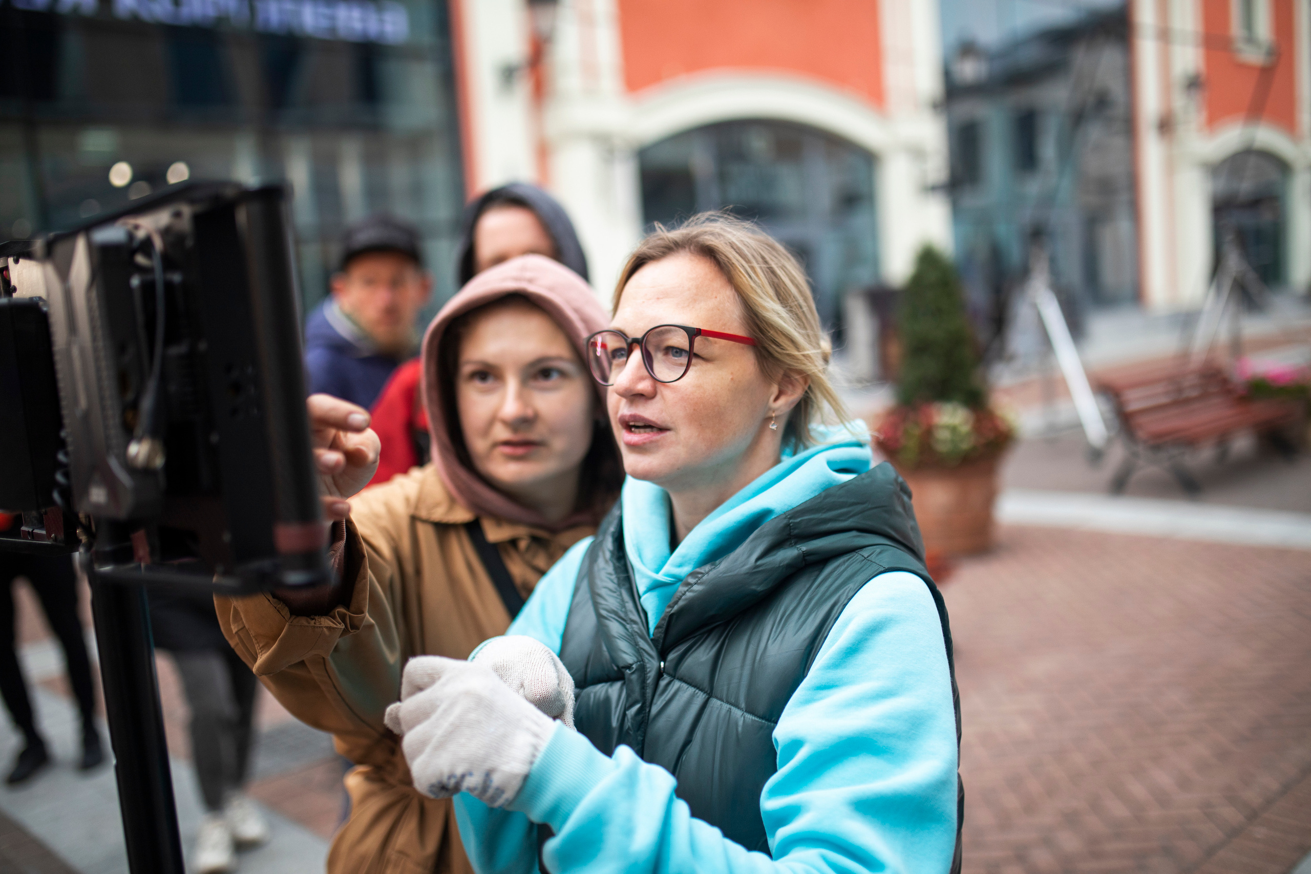 Фотосъемка бэкстейджа. Бэкстейдж фотограф. Фотосъемка кино. 