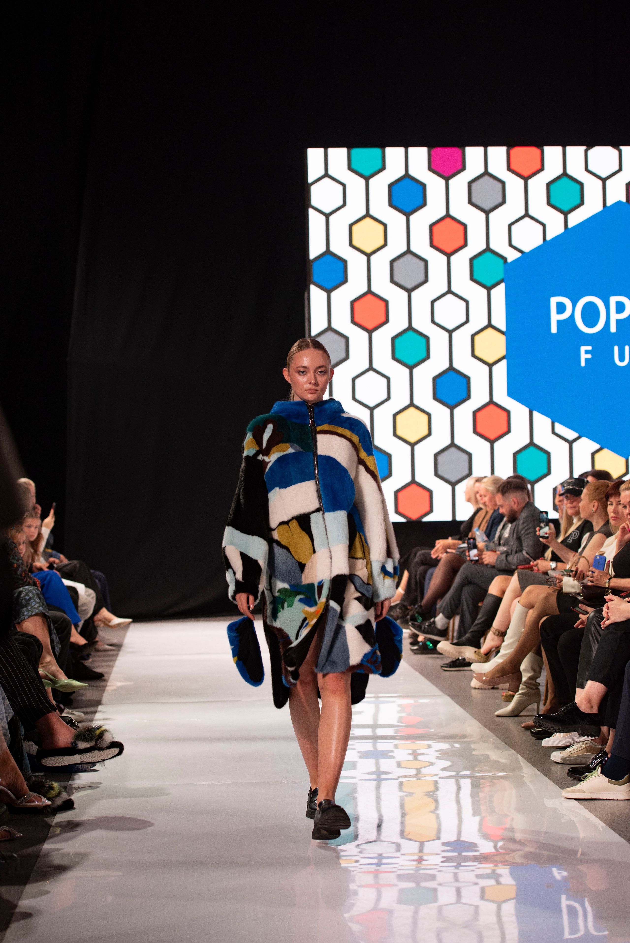 Фотограф на модельный показ. Свадебный, семейный, фэшн фотограф, школьный фотограф в Сочи