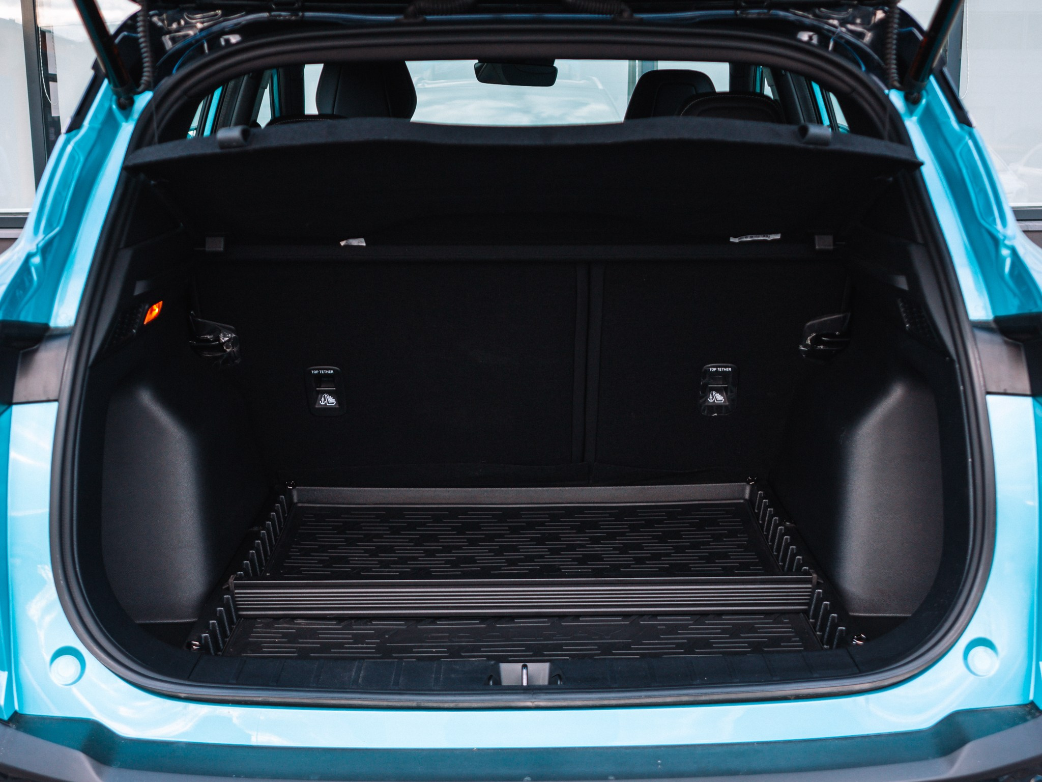 Съёмка для автосалона | Коммерческая фотография в Екатеринбурге. Портретный и репортажный фотограф в Екатеринбурге