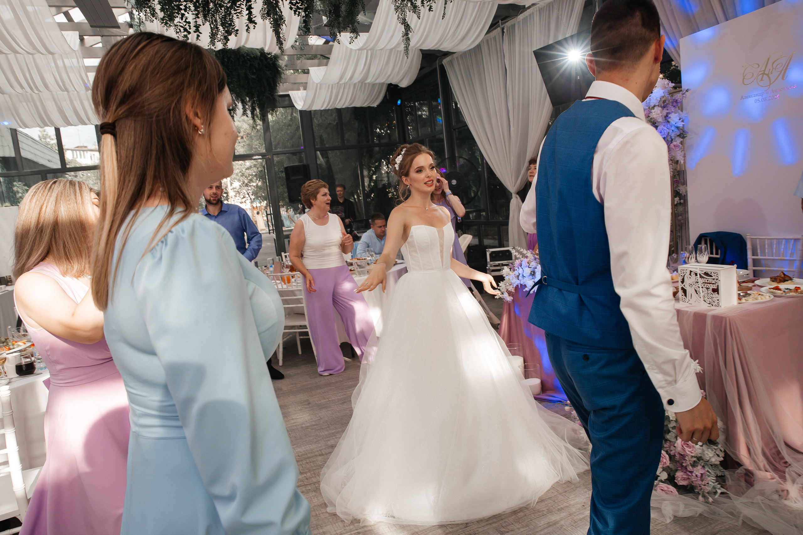 А&А — фотосессия на стадионе. Свадебный фотограф в Оренбурге Илья Володьков