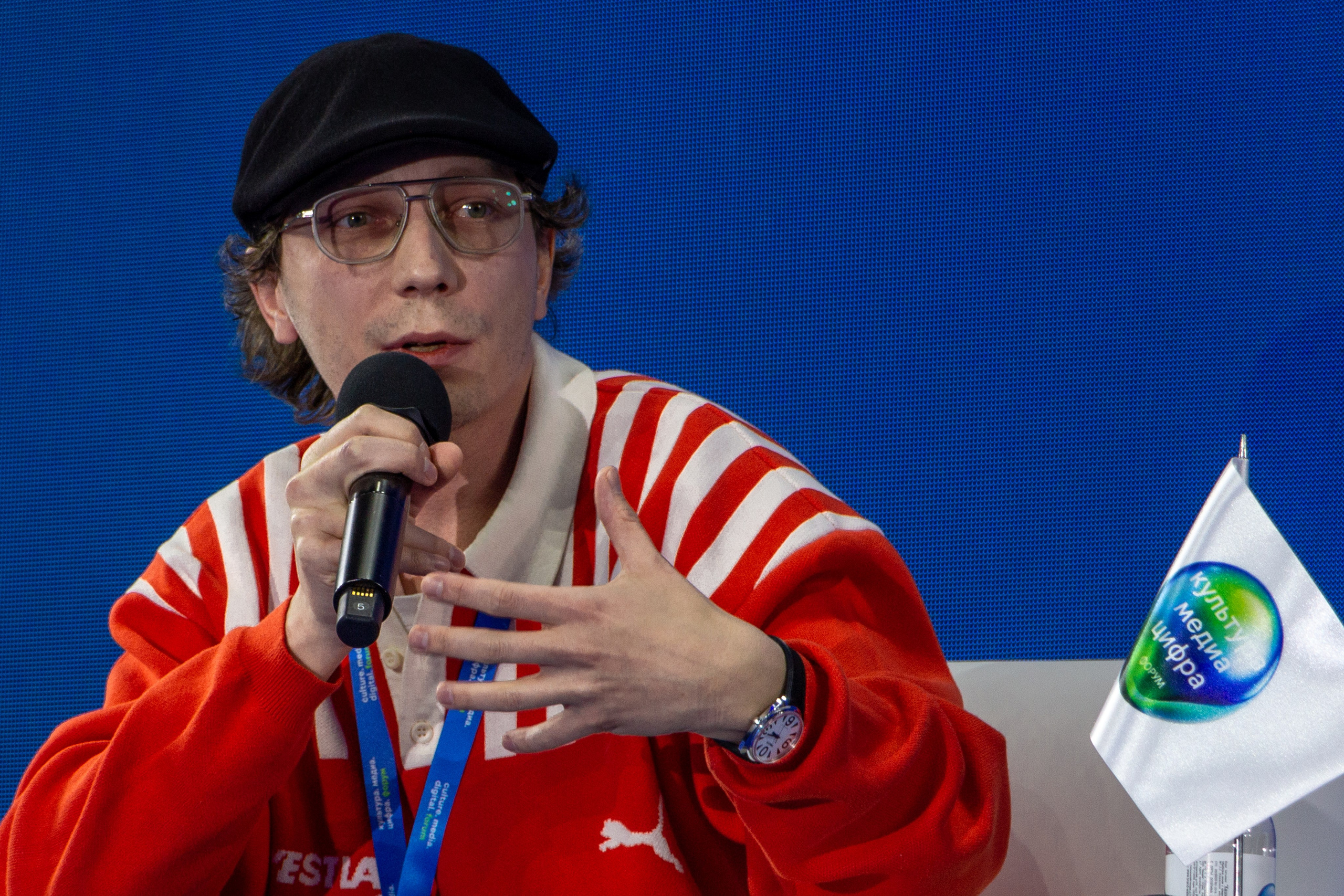 Директор по развитию Twinby Илья Шитов на панельной сессии на панельной дискуссии крупного бизнес-мероприятия