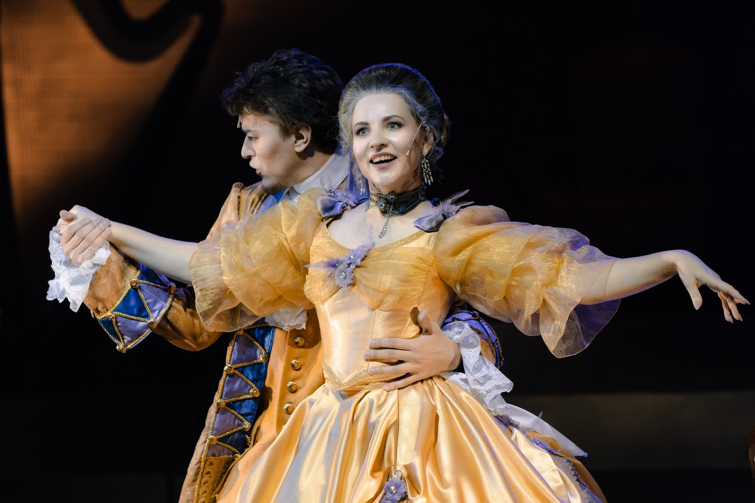 Опасные связи_Чехов-центр. Фотограф. г. Южно-Сахалинск. Олег Толстов