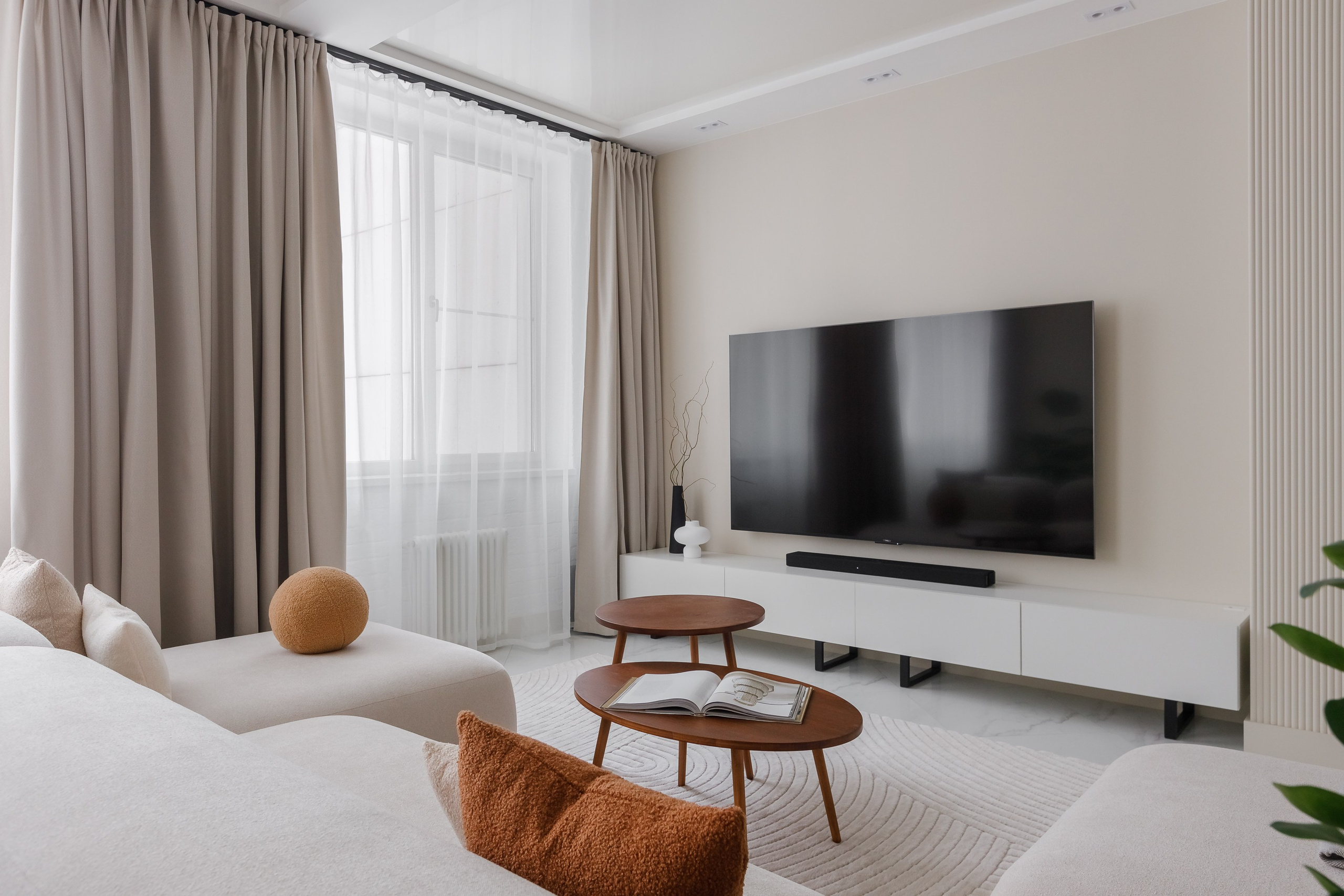 Бежевая квартира в Аэробусе. Интерьерный фотограф в Москве Роман Потапов