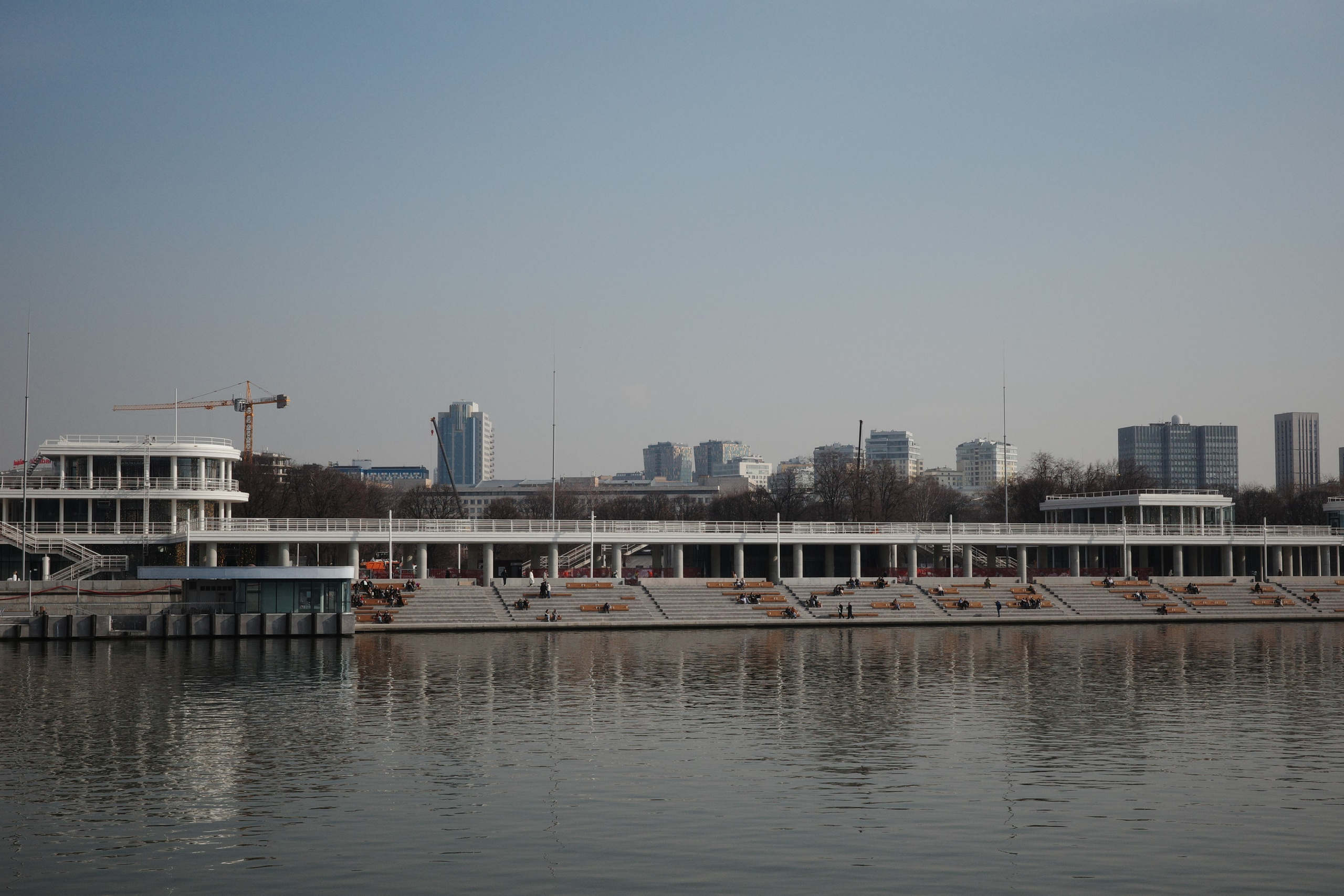 #45: Фрунзенская набережная / март 2026. Проект «Фотокладовка»: блог уличной фотографии в формате street photo