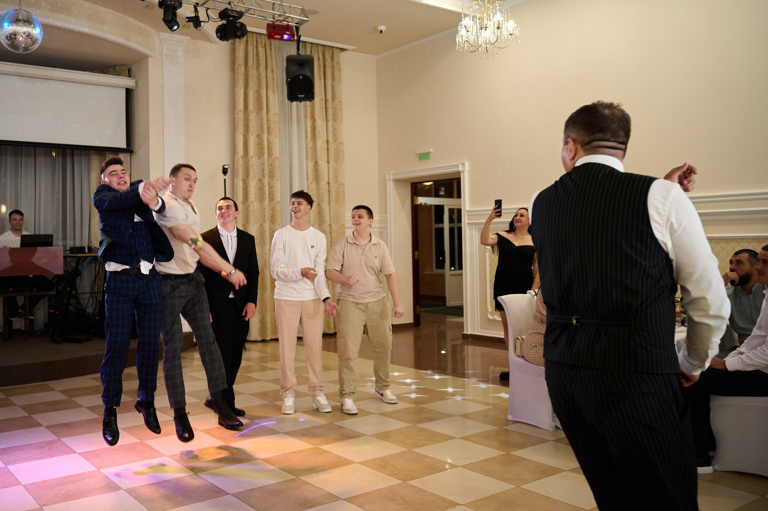 Гибридная съемка свадьбы Виктора и Виктории. Профессиональный фотограф Старый Оскол, Губкин — свадьба, венчание, крещение, юбилей и день рождения