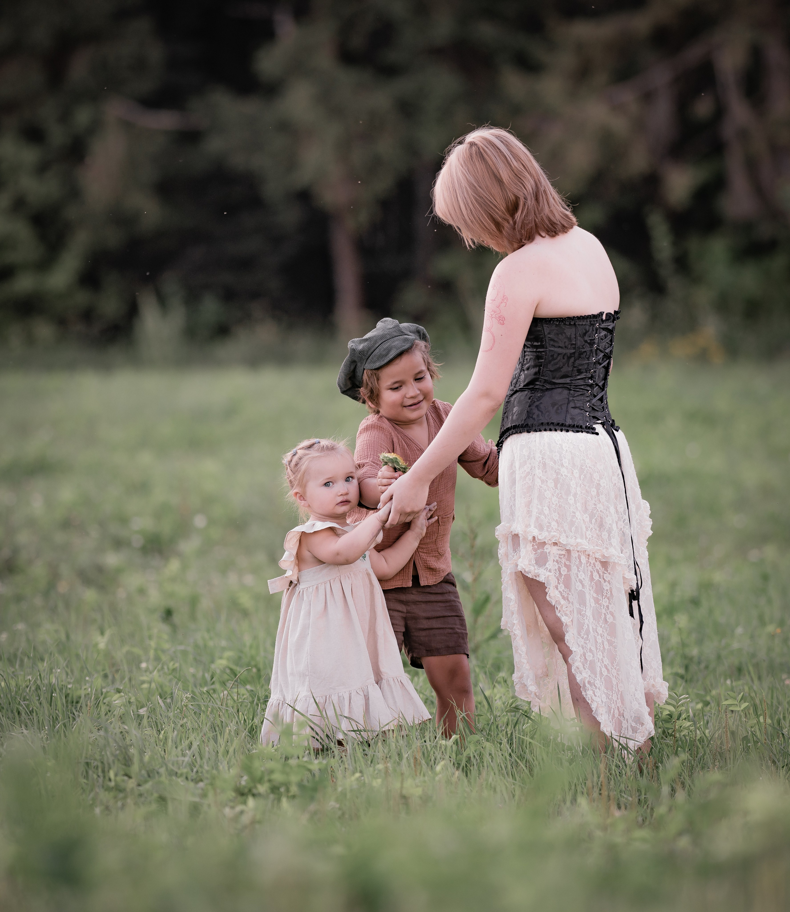 Прогулка с подсолнухами. Семейный фотограф Ефремова Виктория