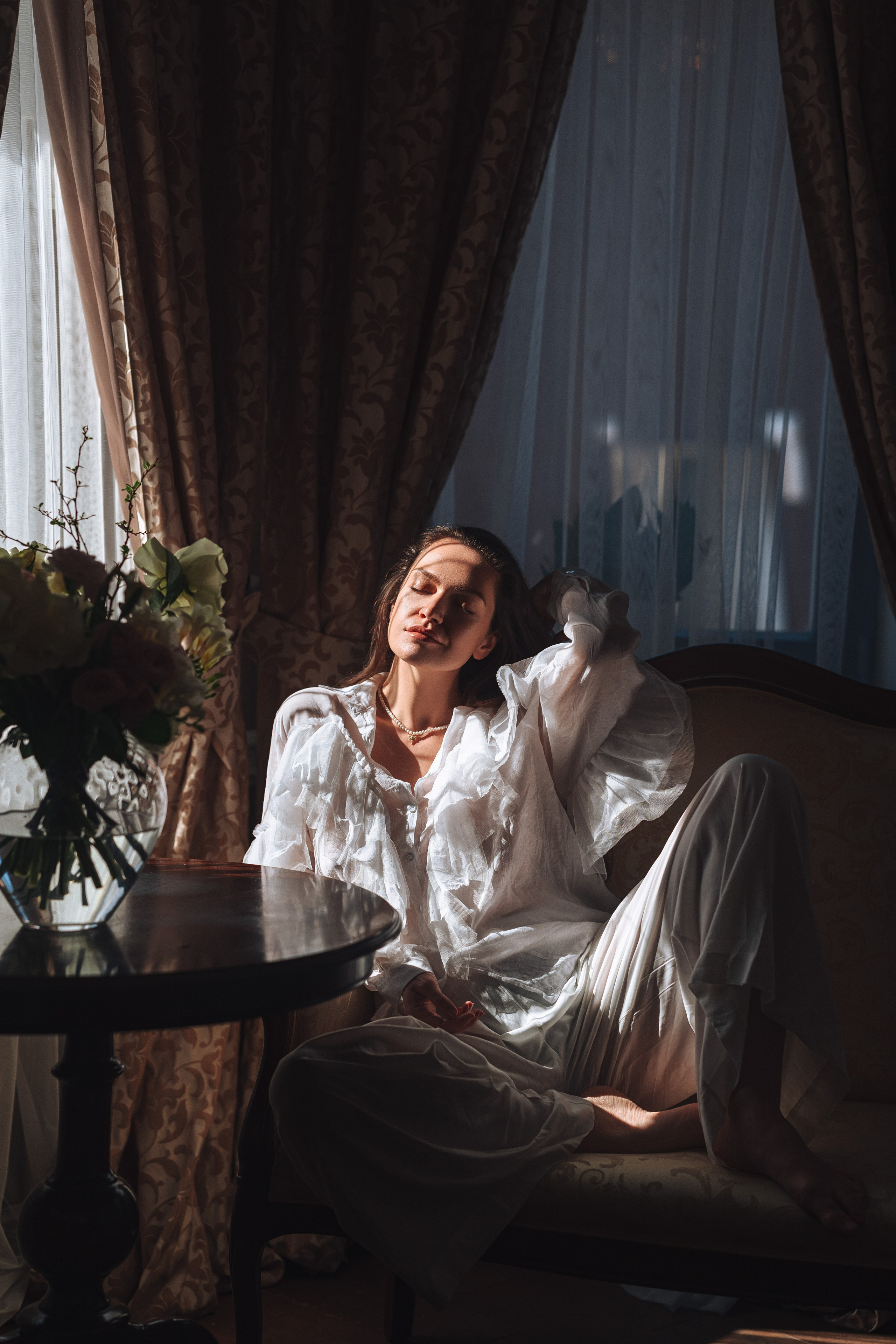 Женский портрет (в интерьере). Свадебный и портретный фотограф в Симферополе и Крыму