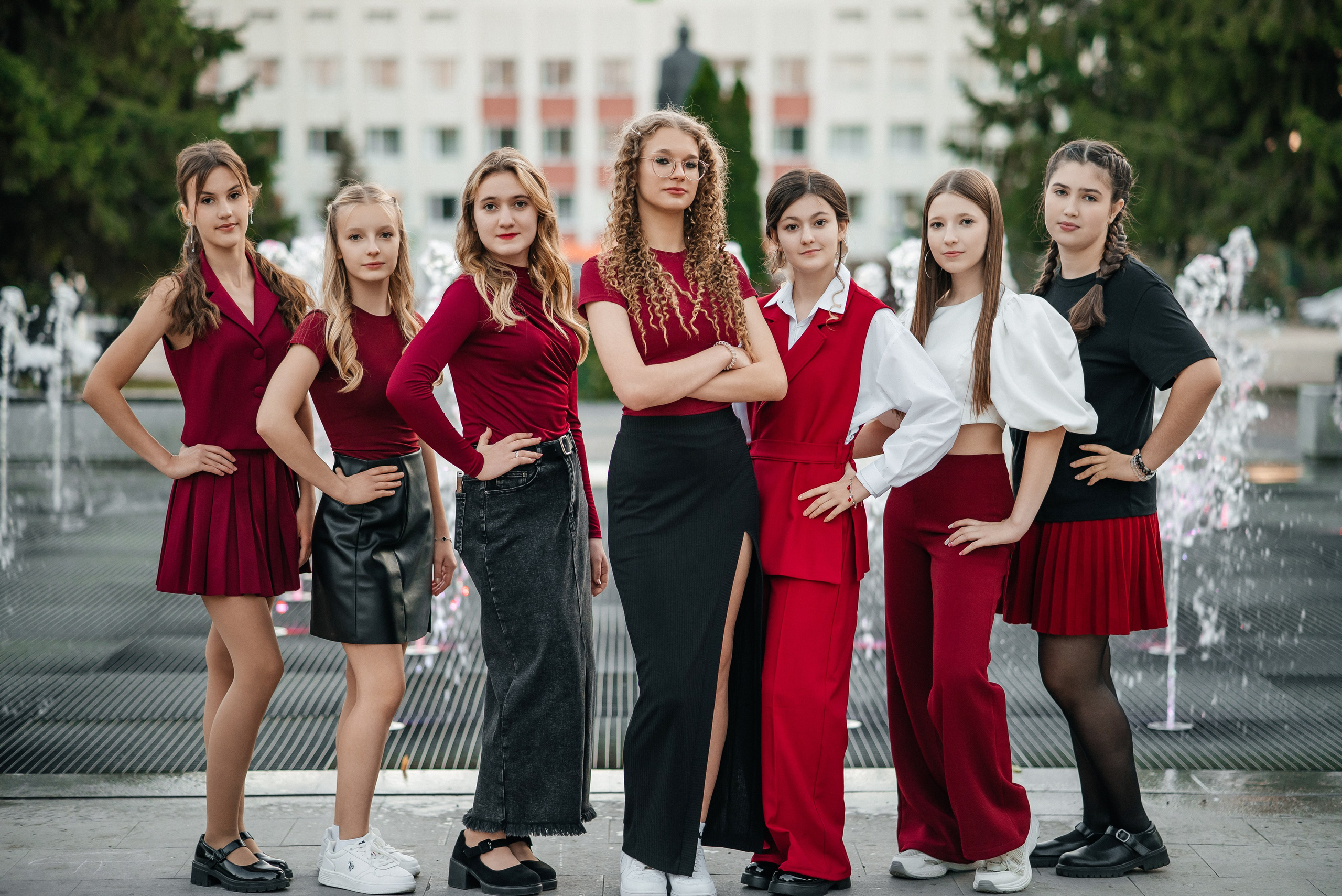 Группы. Школьный фотограф в Валуйках. Фотосессии для выпускников и изготовление выпускных альбомов в городе Валуйки и в Белгородской области