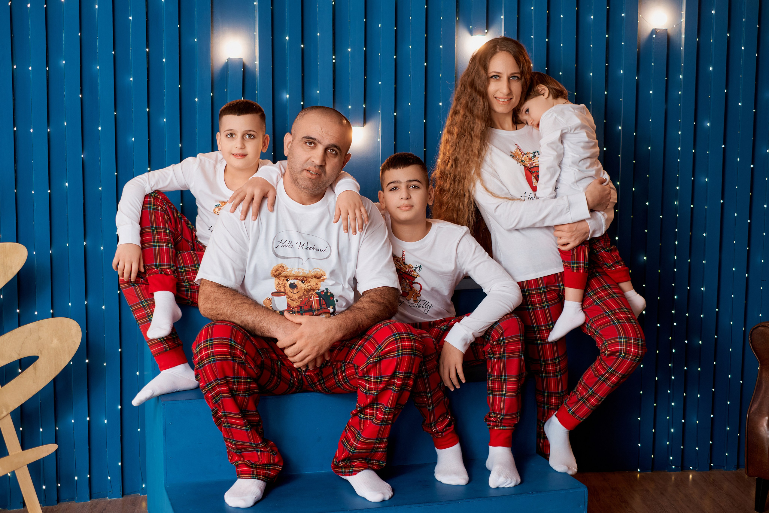 Новогодняя семейная фотосессия в студии Сова. Фотограф Таганрог Анна Трайжон