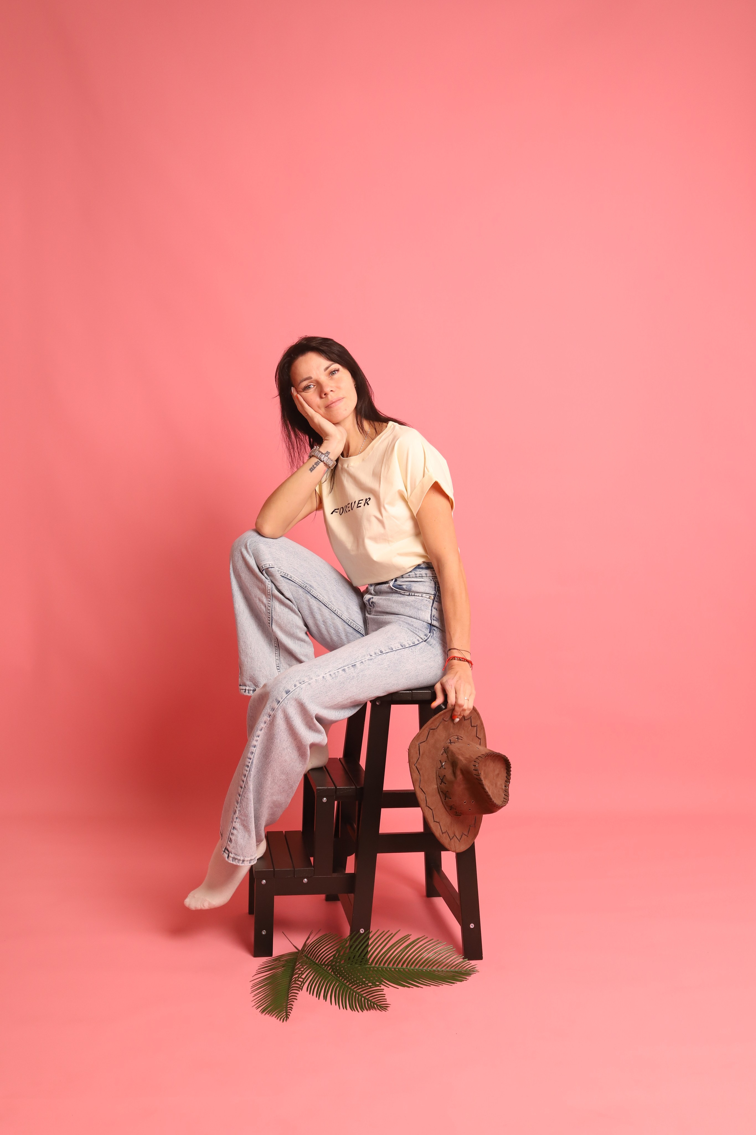 Розовый фон. Фотостудия самообслуживания. Студия без фотографа в Твери