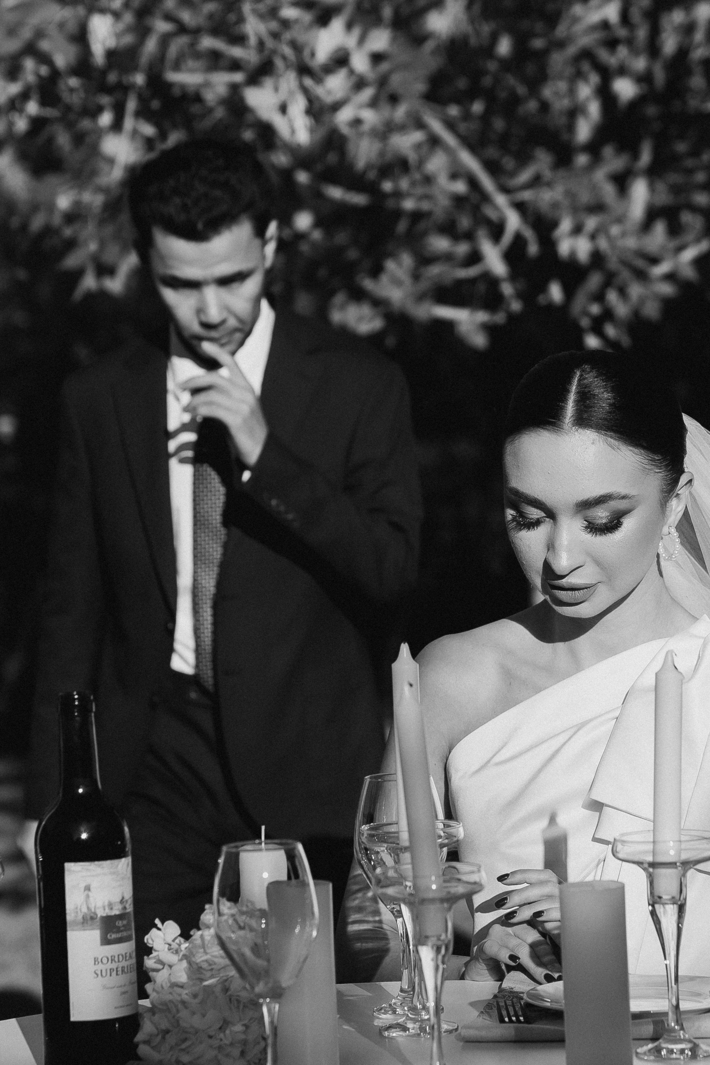 В зеленом саду. Shakhmanoff.kz