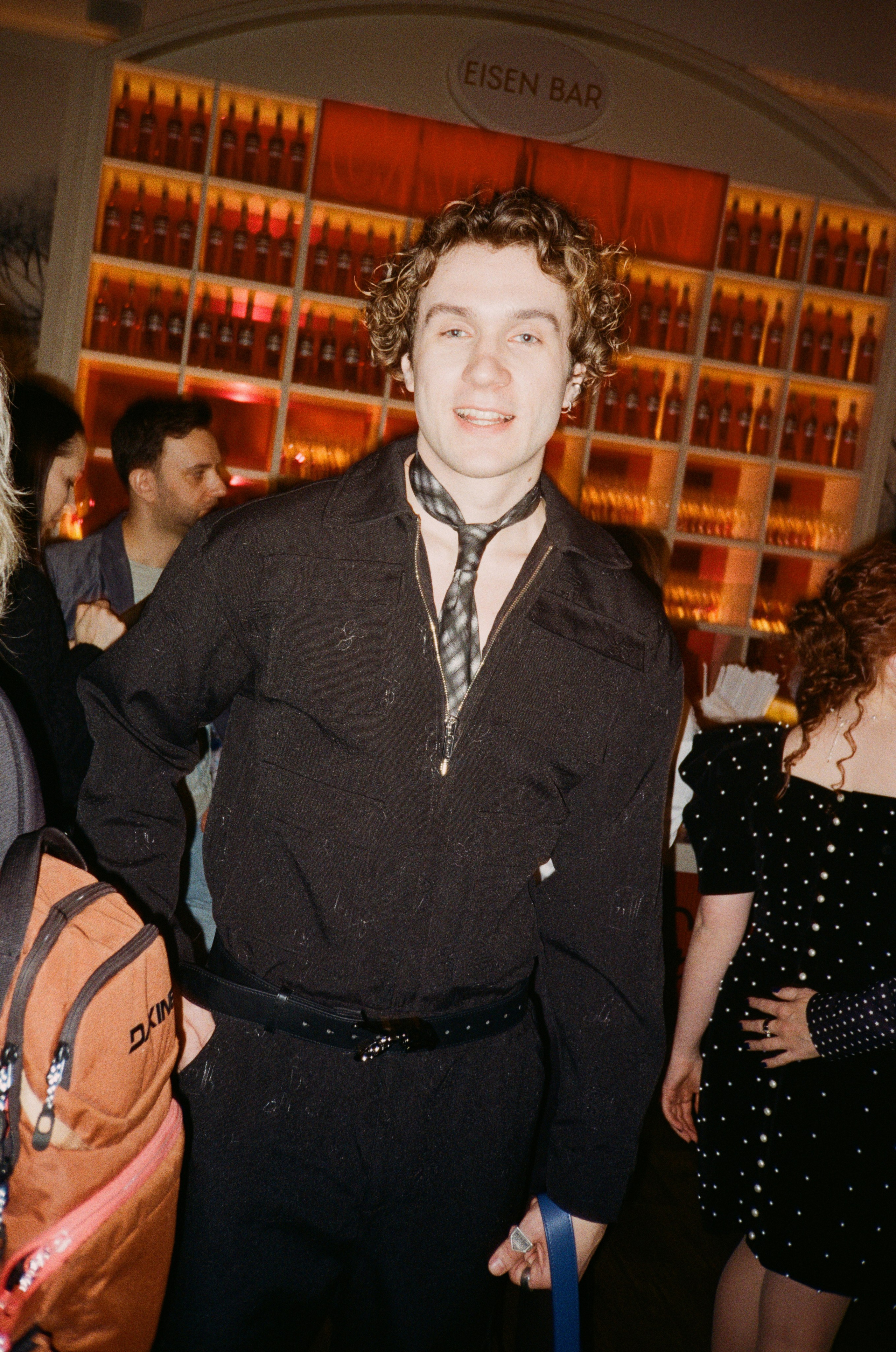 Премьера «Опасная близость» в художественном на пленку. Portrait and reportage photographer