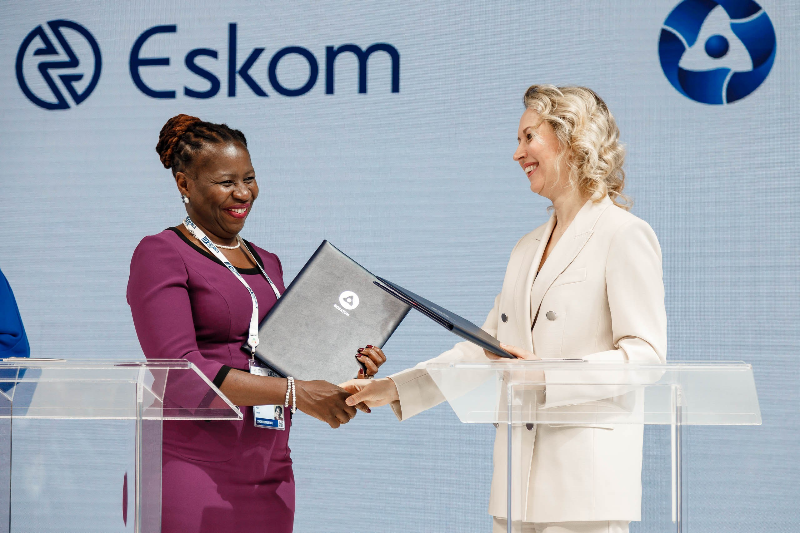 Подписания соглашений на форуме ATOM EXPO XIII 2024 в Сириусе. Репортажный фотограф в Москве, Сочи и Санкт-Петербурге