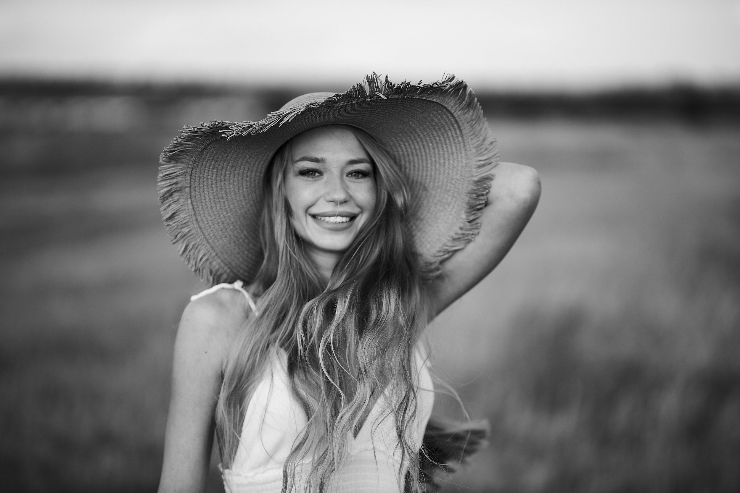 Фотоссесия в поле. Фотограф Максим Маркелов