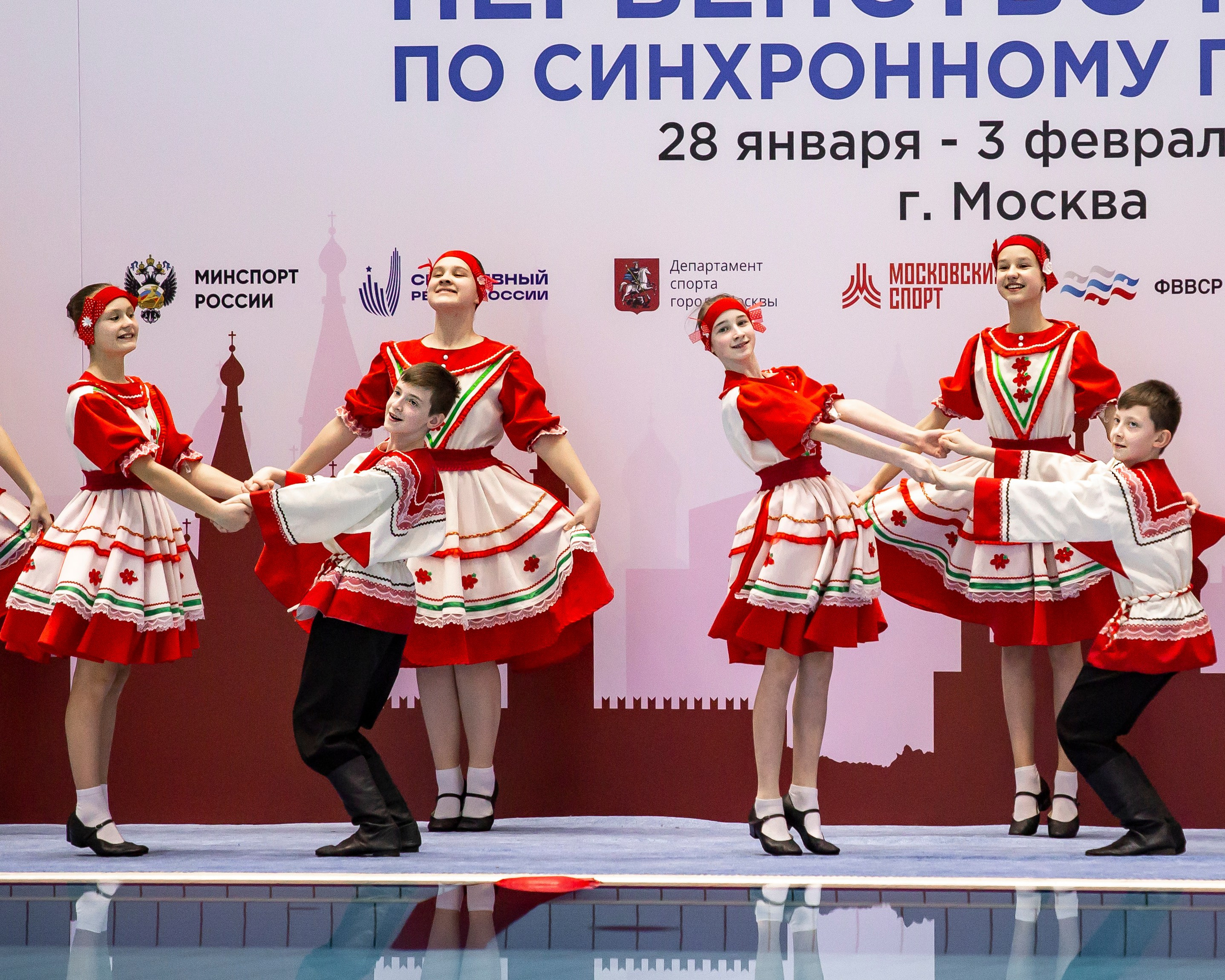 Открытие Первенства России по синхронному плаванию среди юниоров и юнирок. Репортажный фотограф в Москве