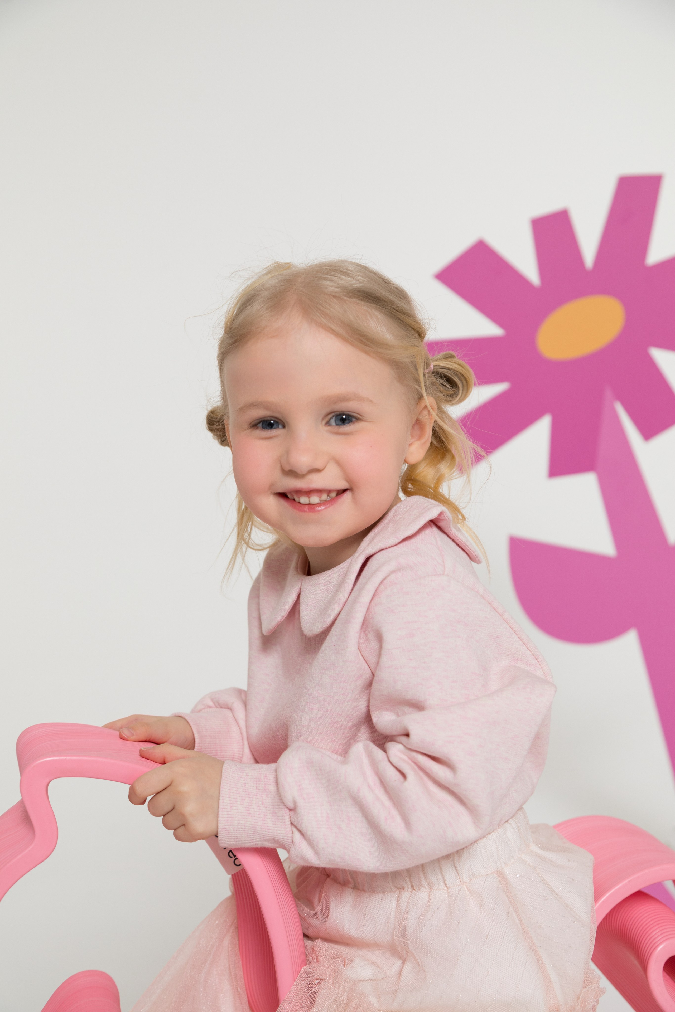 Имиджевая и каталожная съёмка для бренда детских пазлов. Детский и контент фотограф Надя Волкова Санкт-Петербург