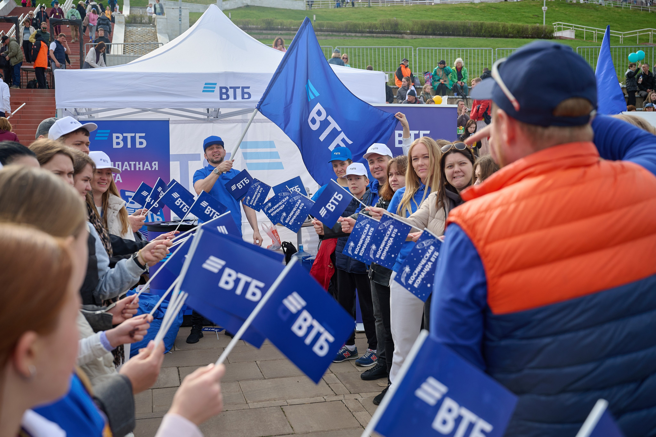 Самарский космический полумарафон 2026 (с командой ВТБ). Фотограф в Самаре