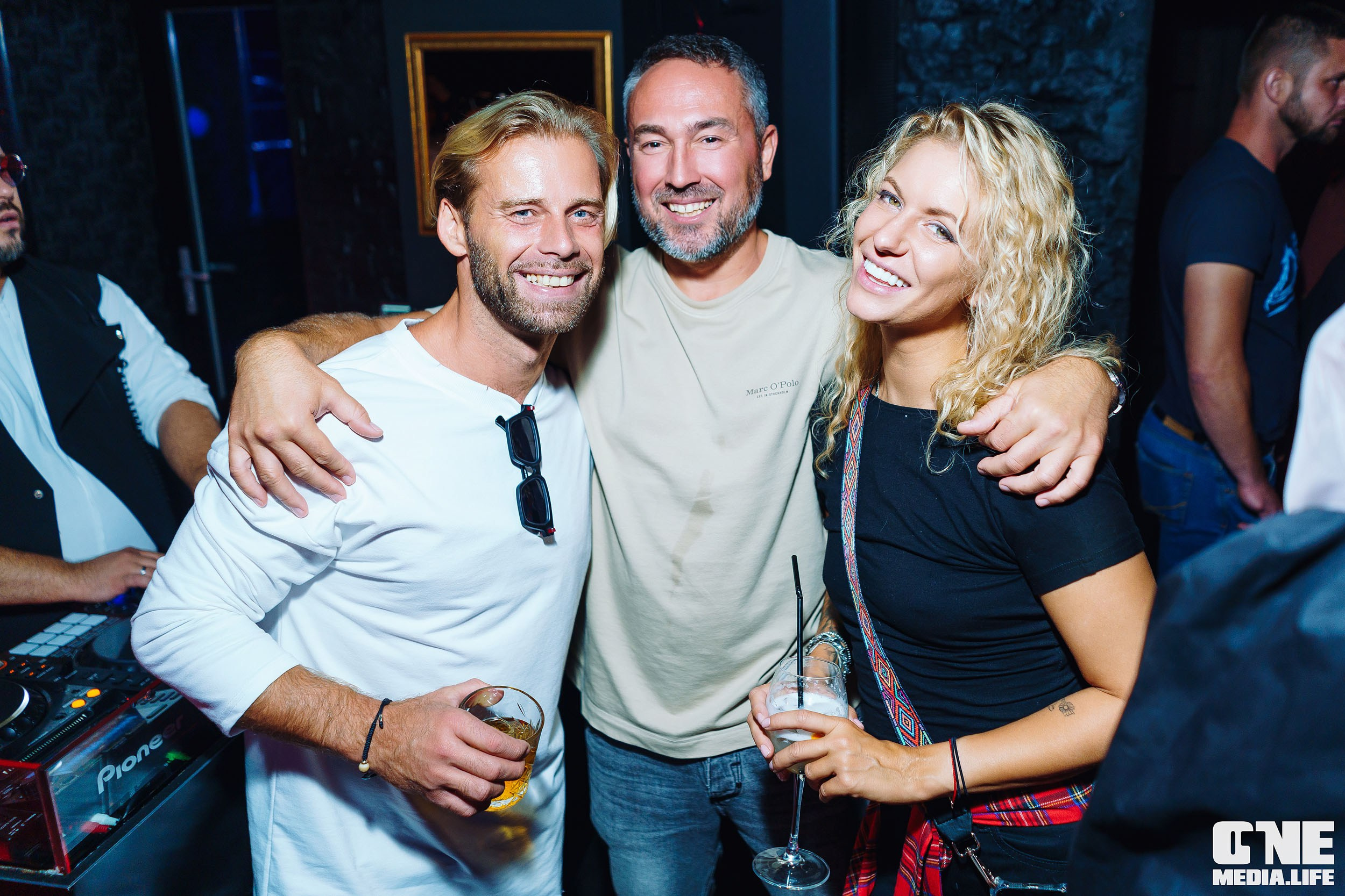 Фоторепортаж из Secret bar. One Media Life: фоторепортажи, фотоотчеты с мероприятий и заведений