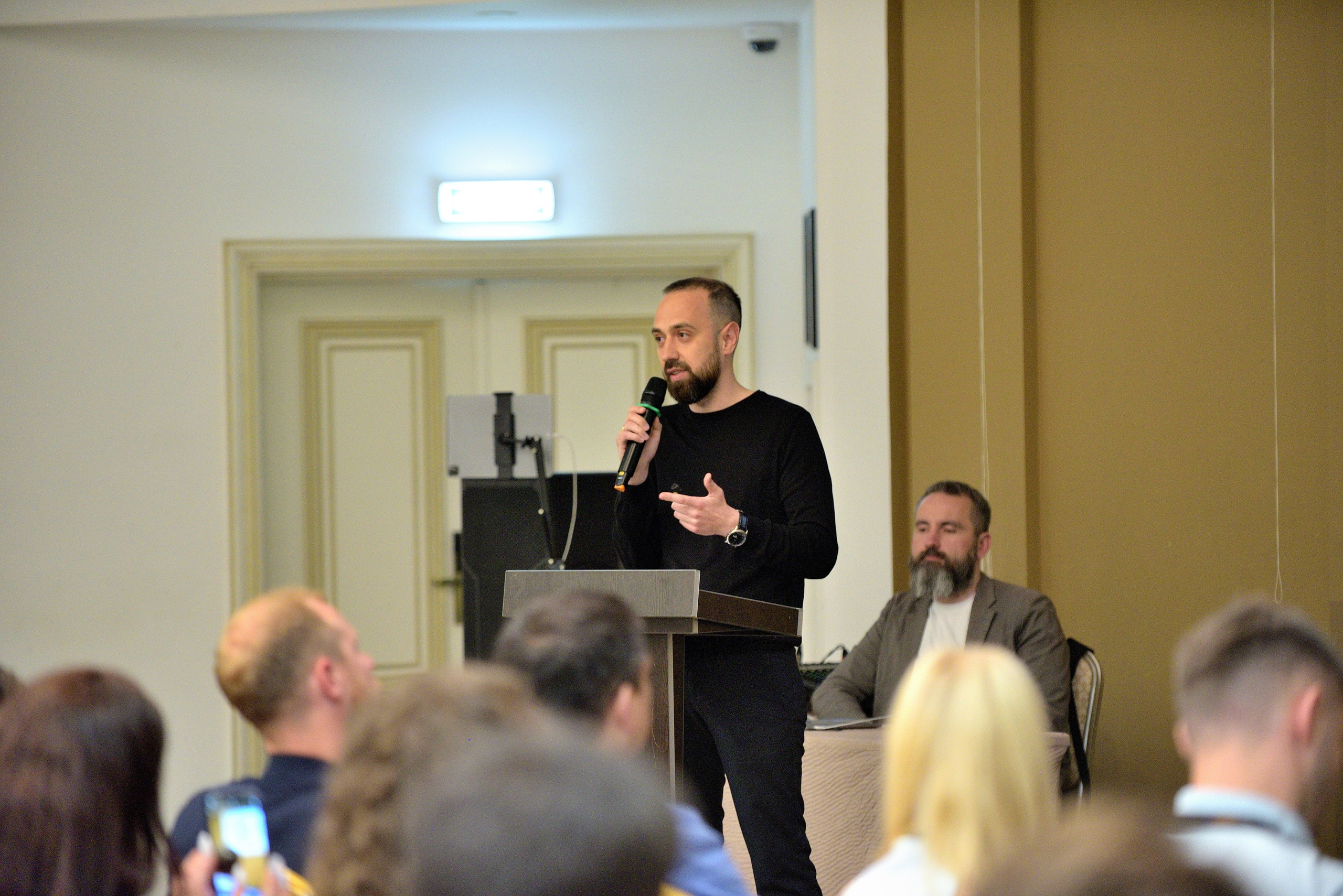 "Ведущие форума предпринимателей клуба "Гермес".