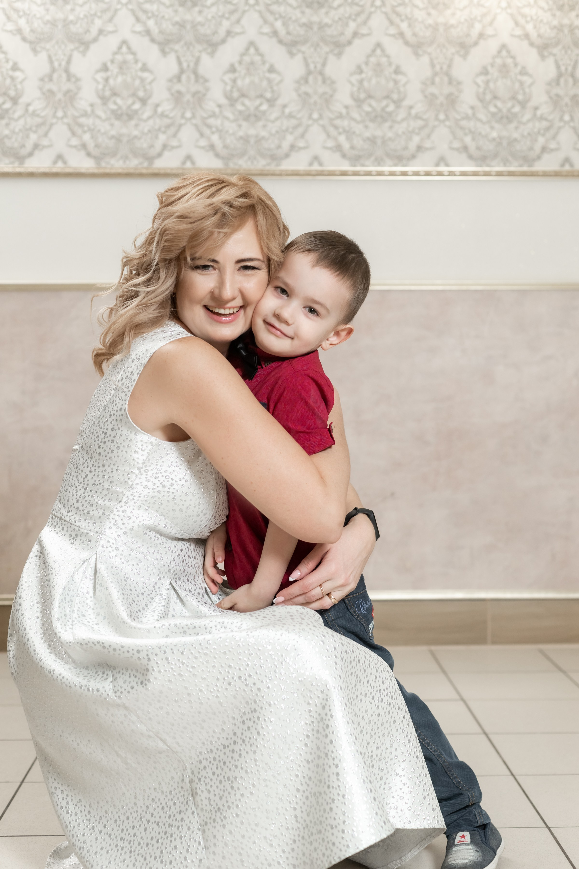 День рождения Светланы в кафе. фотосессия с гостями. Ольга Плаксина фотограф в Саратове