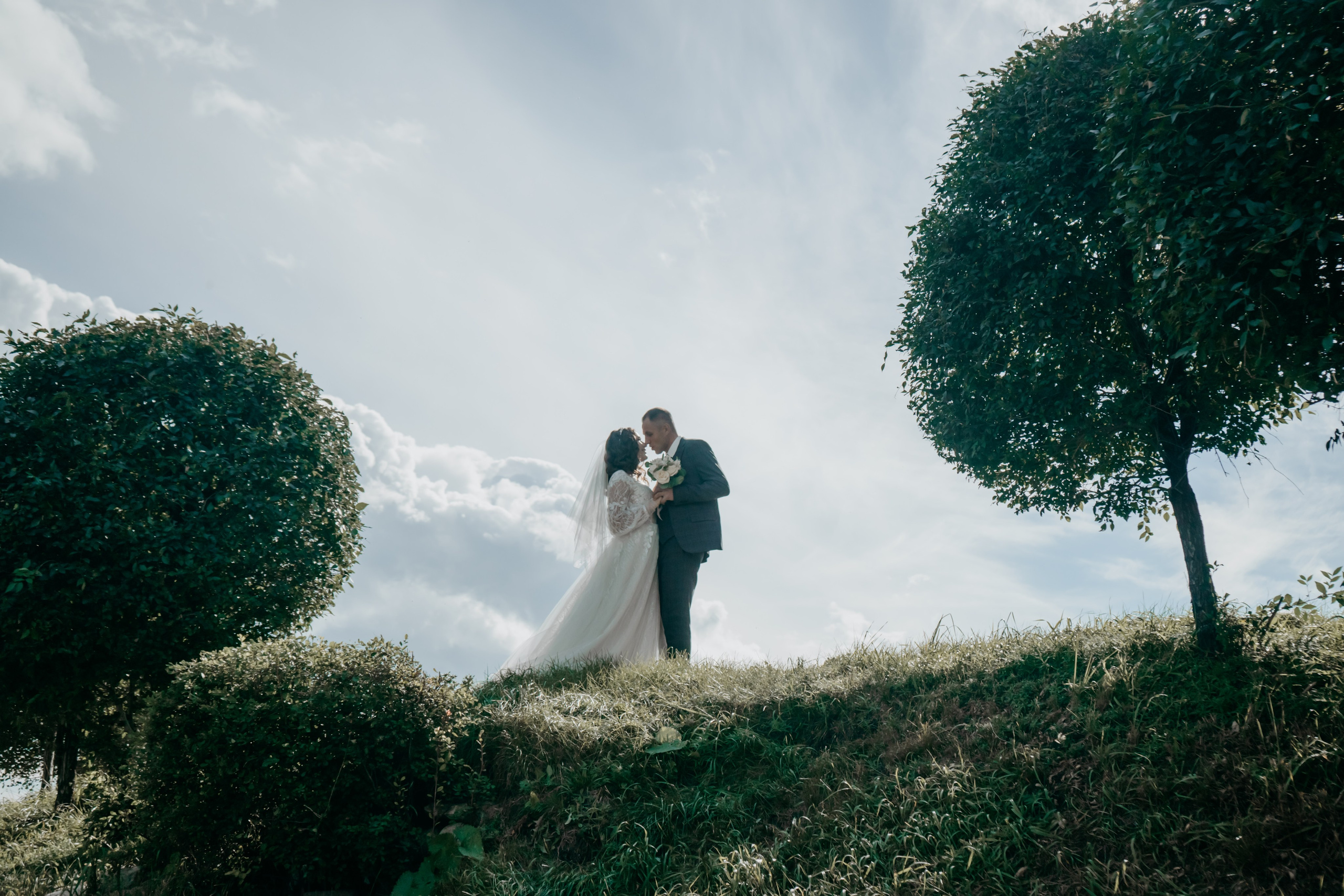 Свадебный фотографии с прогулки в окрестностях Улан-Удэ. Фотограф в Улан-Удэ. Свадебный фотограф в Улан-Удэ