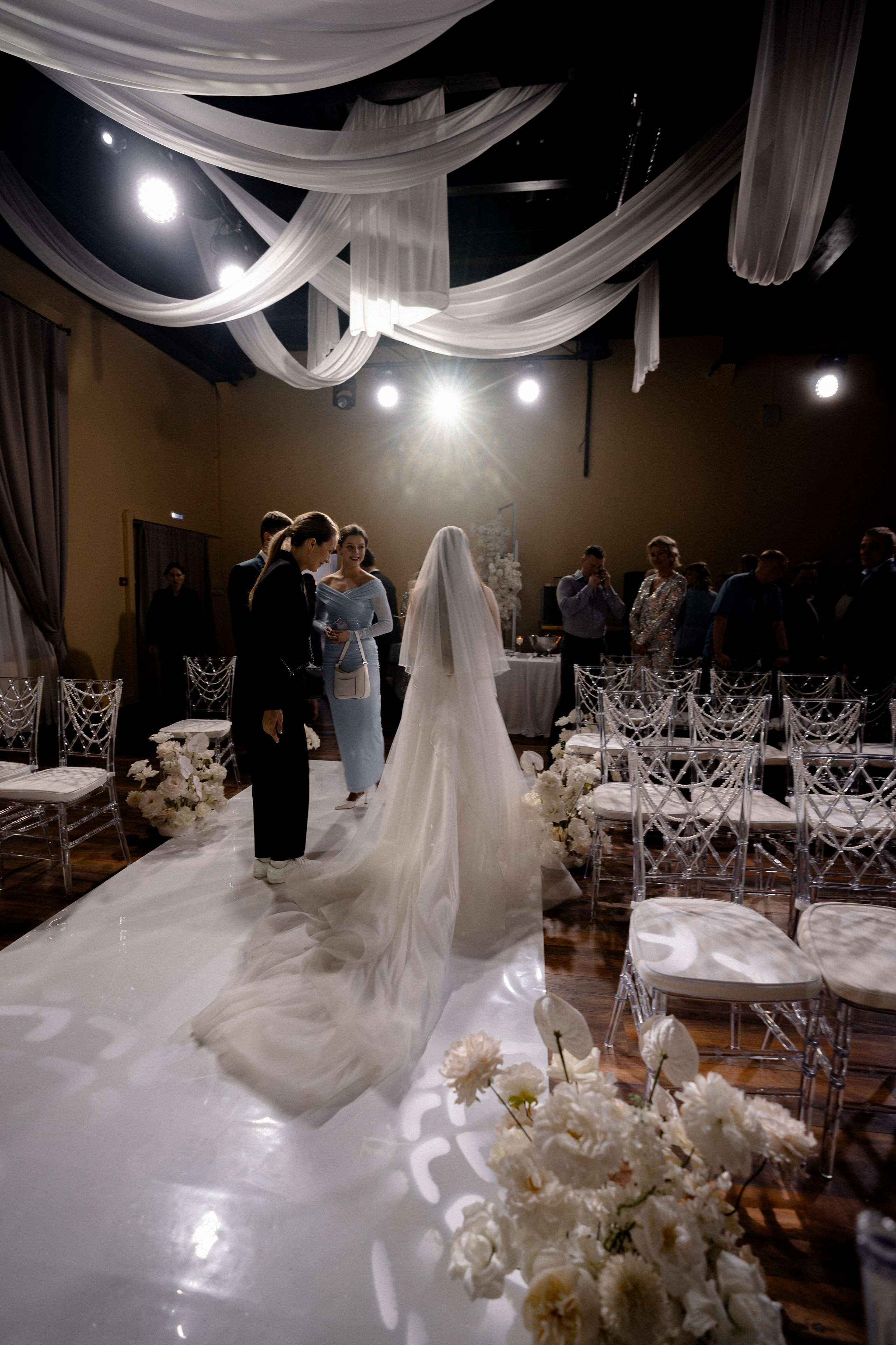 СВАДЕБНАЯ СЬЕМКА СБОРОВ В ОТЕЛЕ И ВЫЕЗД НА ЦЕРЕМОНИЮ (СНЯТО В СИБИРЕ В НИЖНЕВАРТОВСКЕ). Профессиональный фотограф, Санкт-Петербург — Виктория Богомолова