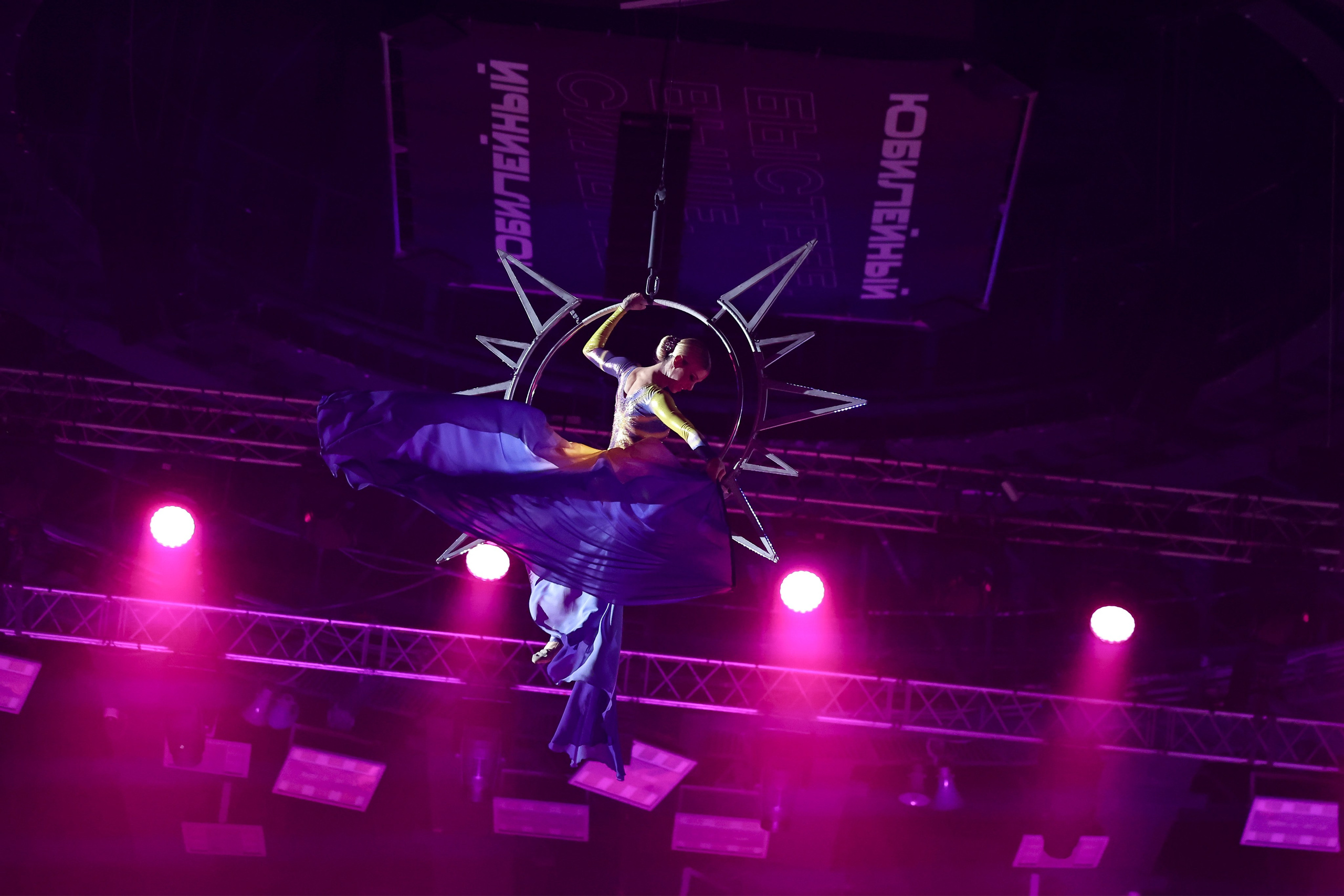 «Дуэль» Шоу Светланы Хоркиной 07.04.2024. Спортивный и репортажный фотограф Антон Тереханов