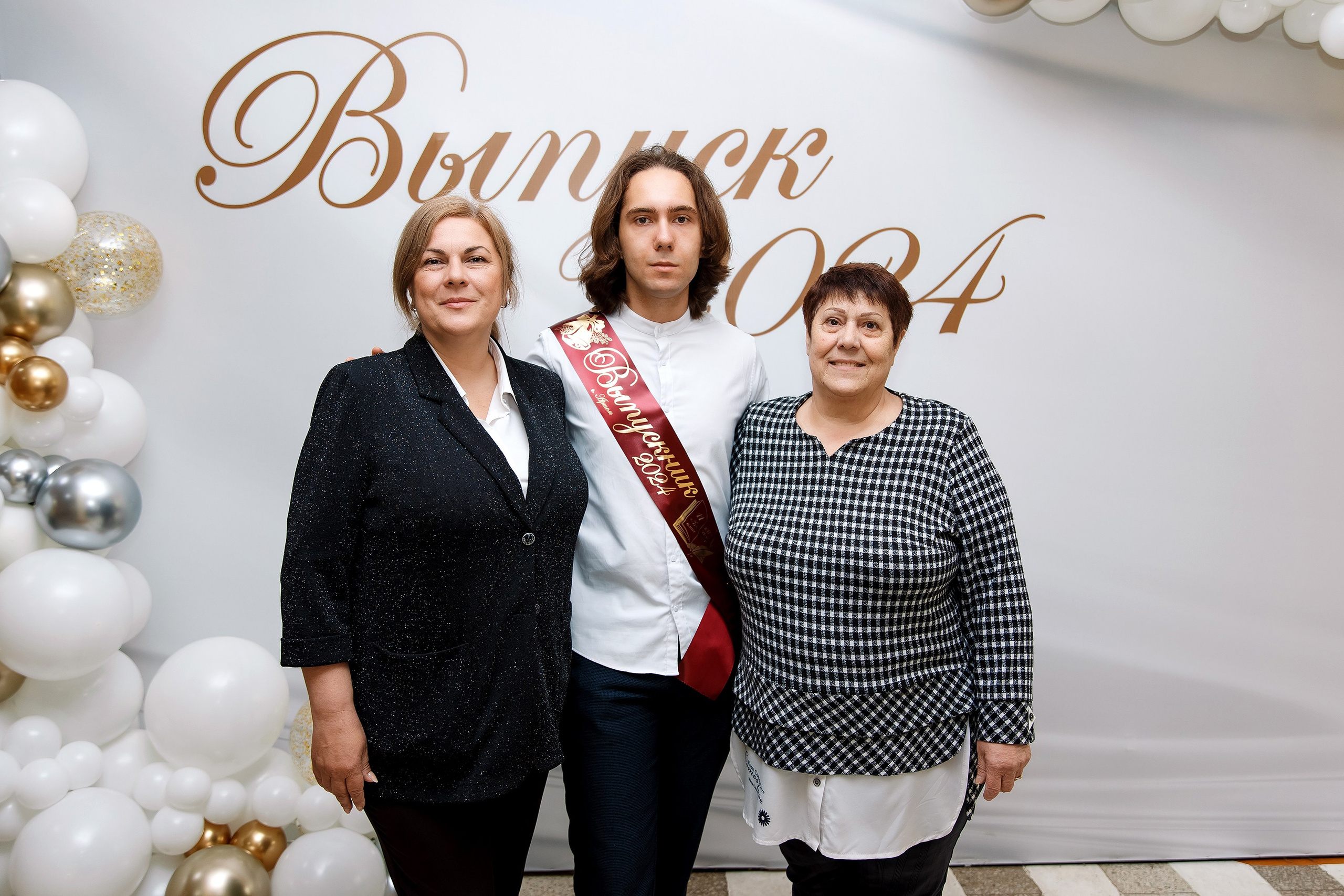 11 класс Последний звонок. Фотограф Любовь Корниенко, Примоский край