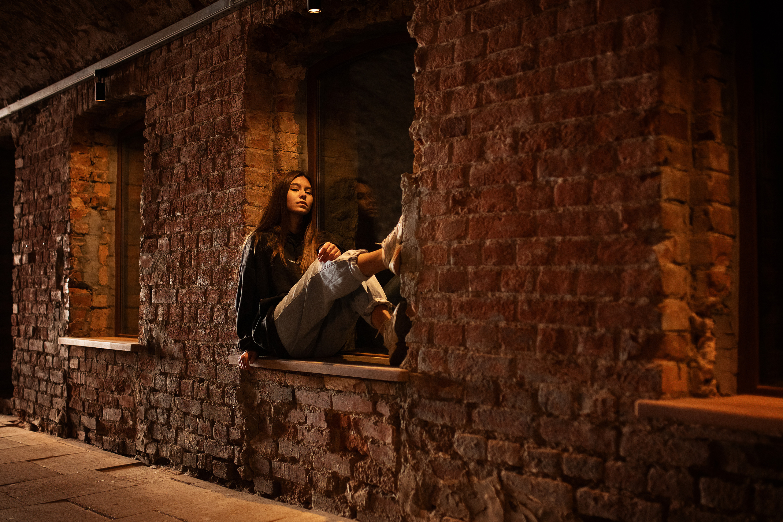 Индивидуальная фотосессия.  Кирпичная стена