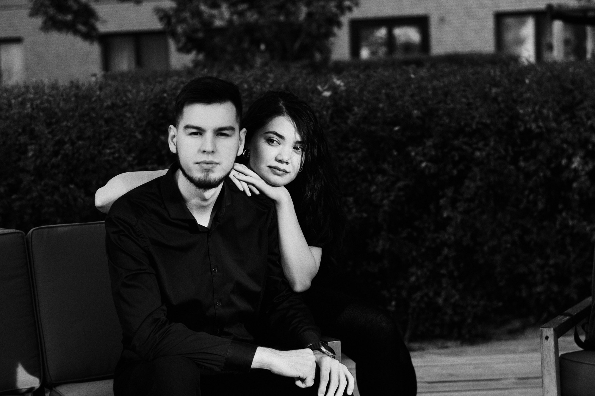 Фотосессия Love Story в Тюмени — стрит-стайл прогулка в Европейском районе. Портретный фотограф Тюмень Дарья Мустафина