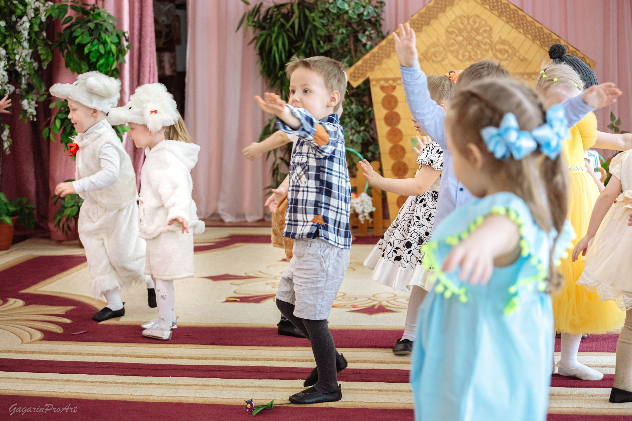 Репортажная съёмка в саду на праздник. GagarinProArt