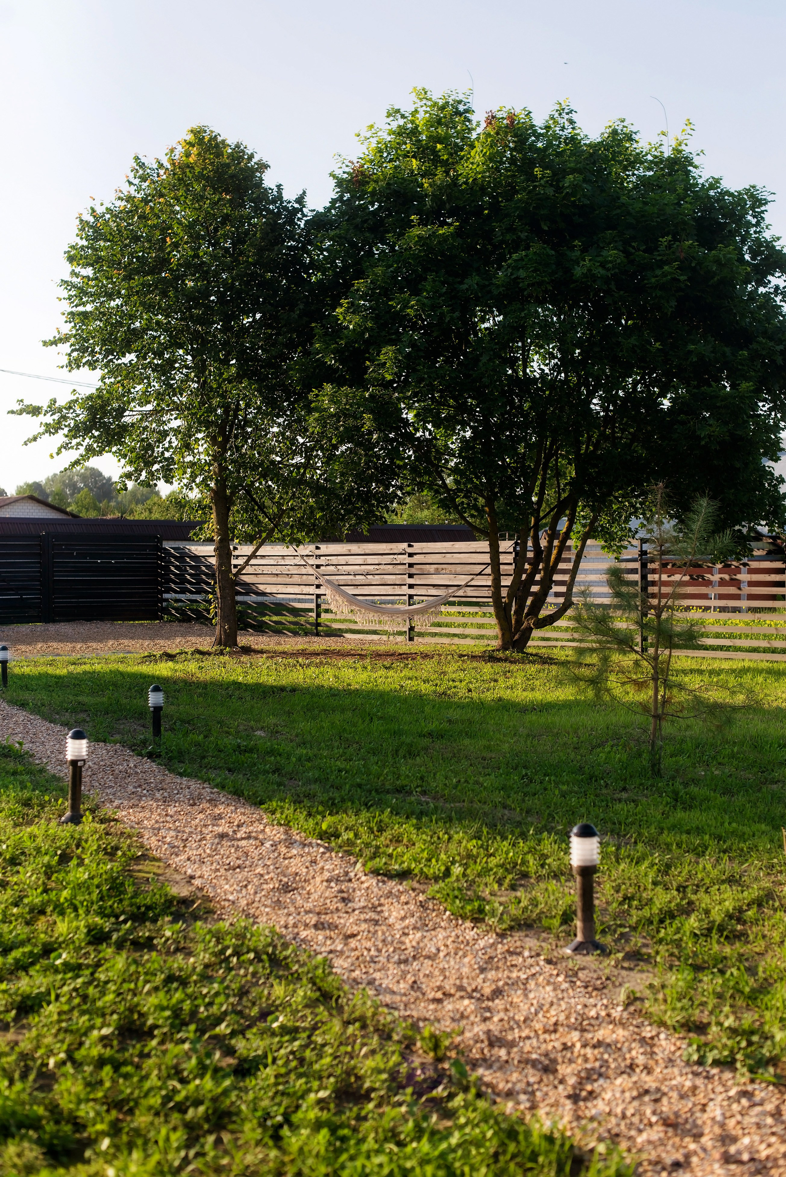 Наша территория. Глэмпинг. Аренда дома для отдыха в Брянске. Банный чан, зона BBQ. Дом на озере в Брянске. Отдых Брянск