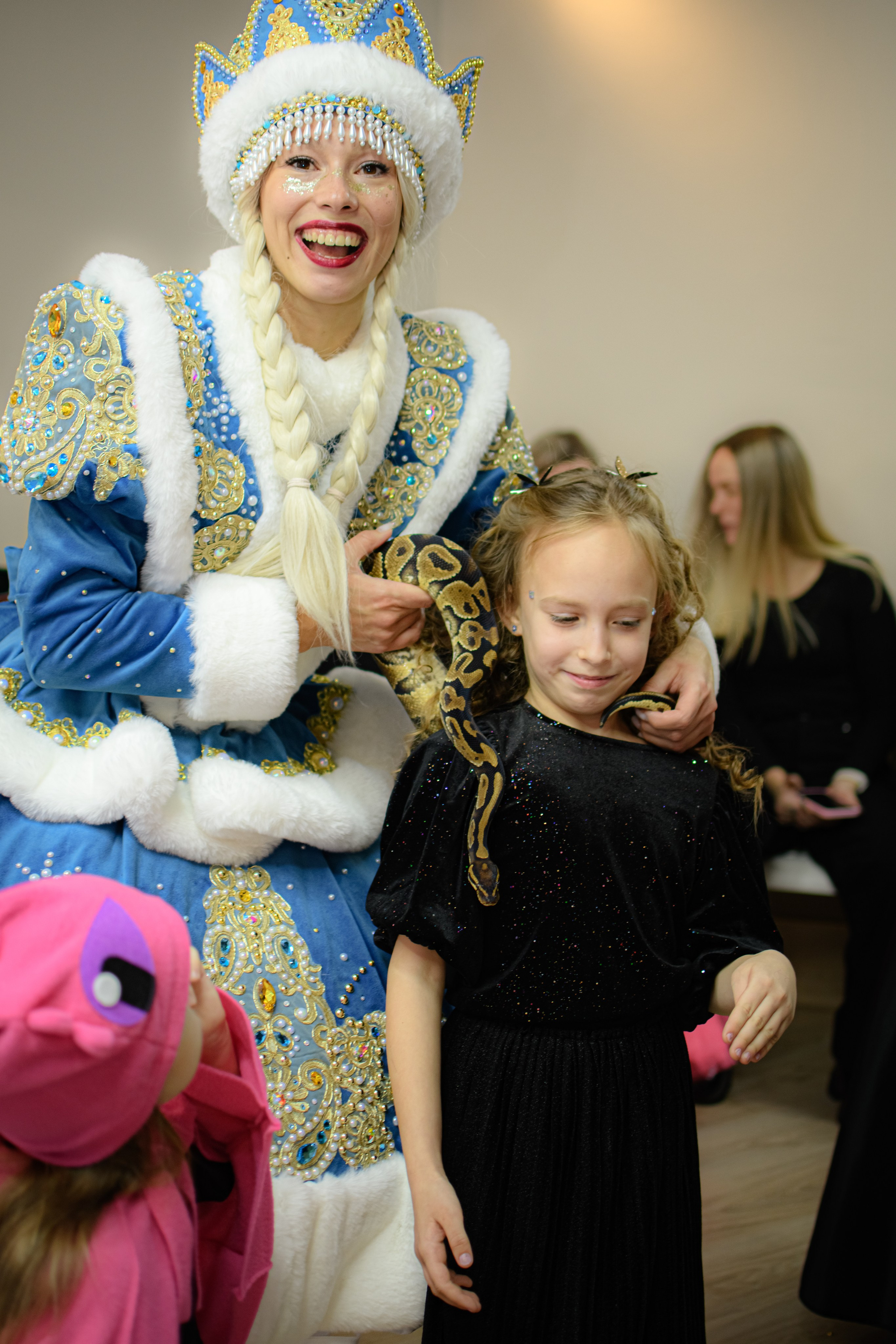 HAPPY NEW YEAR. Photokarish