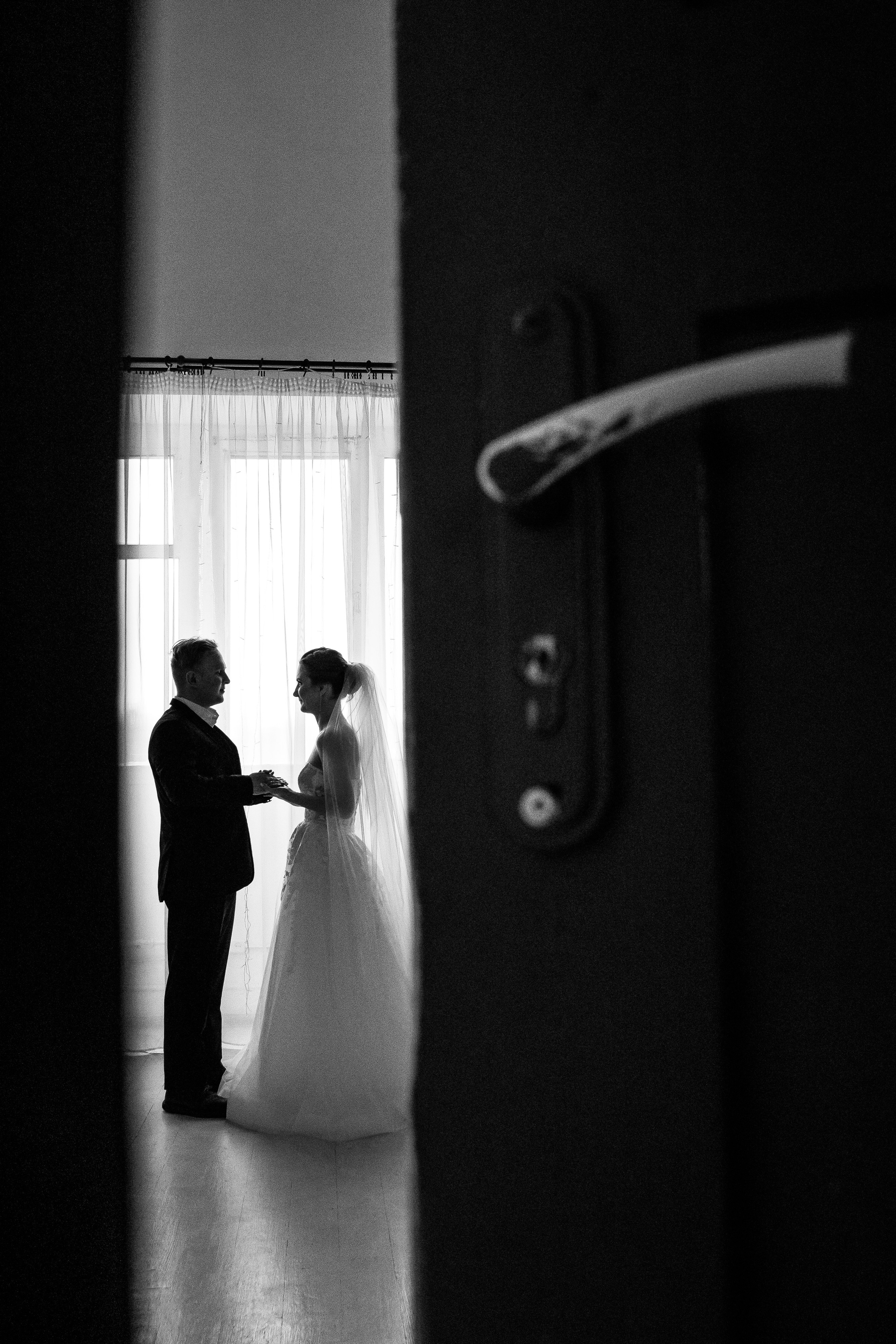 Привет, я - Кирилл, свадебный фотограф из Минска. Выезжаю по всей Беларуси.