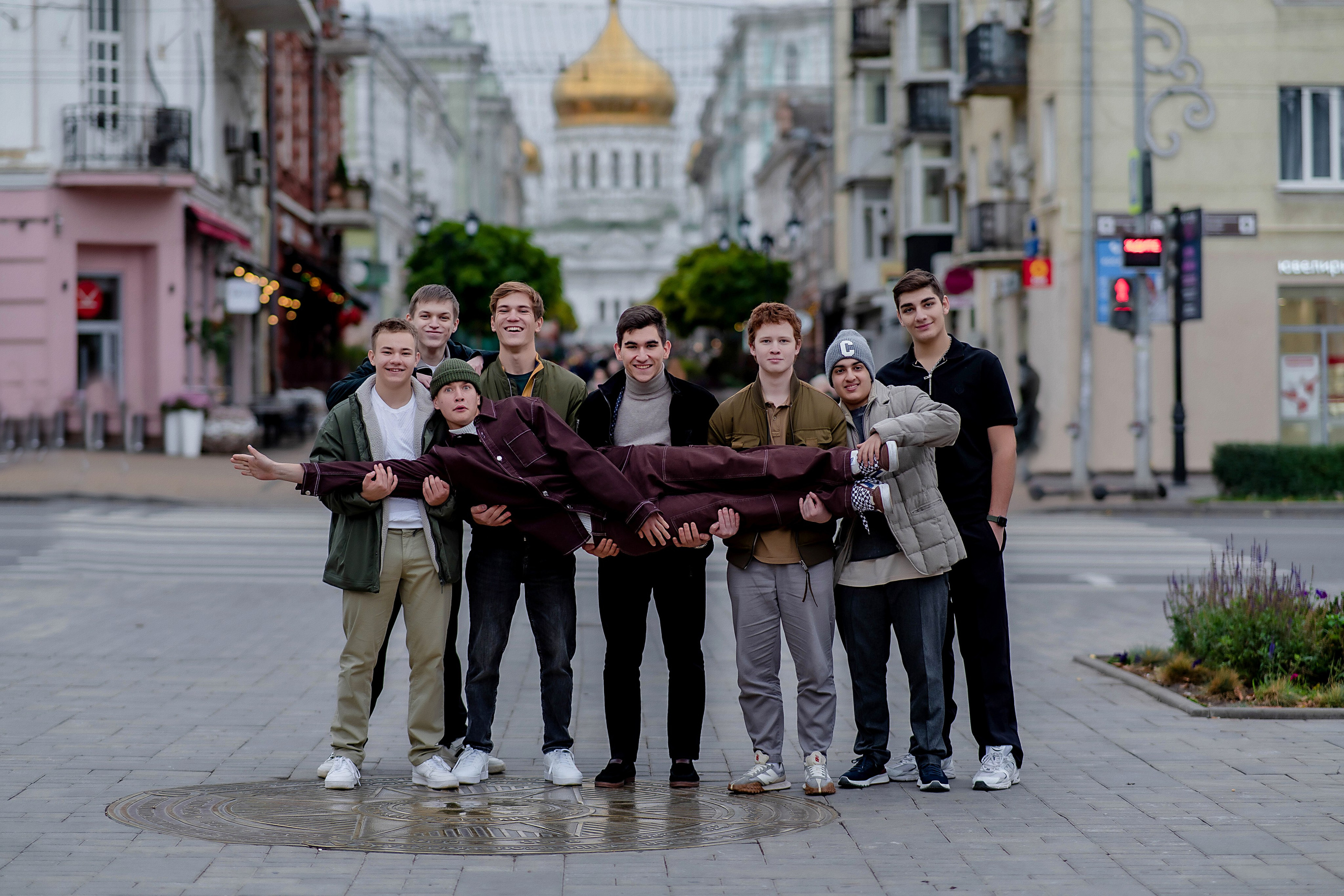 Фотосессия Гимназия № 14 класс 11Б ВЫПУСК 2025. Современные Выпускные Альбомы в Ростове-на-Дону