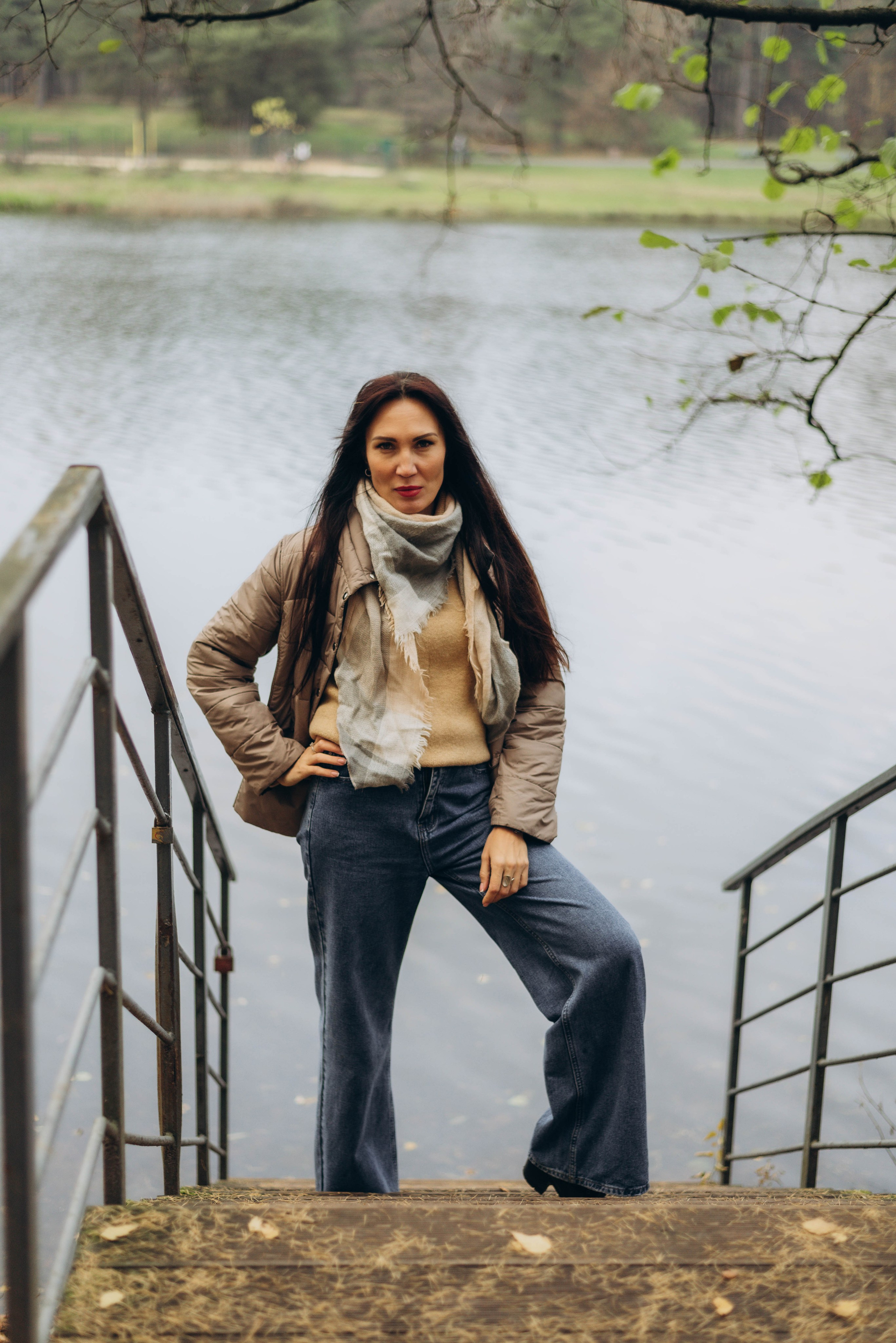 Прогулочная фотоссесия для девушки в парке. Семейный фотограф в Железнодорожном Масаева Елена