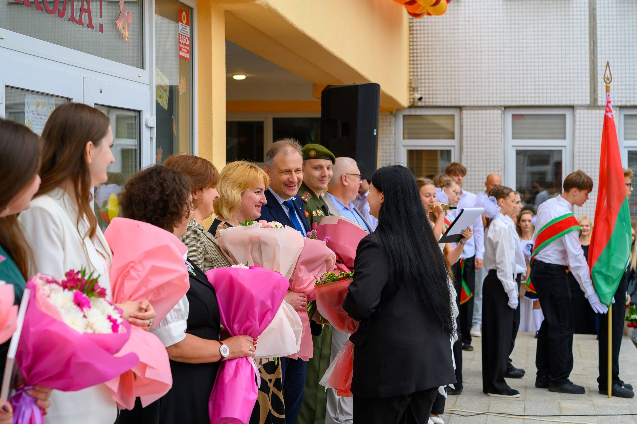 Вот звучит первый звонок, перед этим долгое приготовление к новому этапу в жизни, Яромир идет в школу. Фотоуслуги, услуги фотографа, фотографирование важных событий
