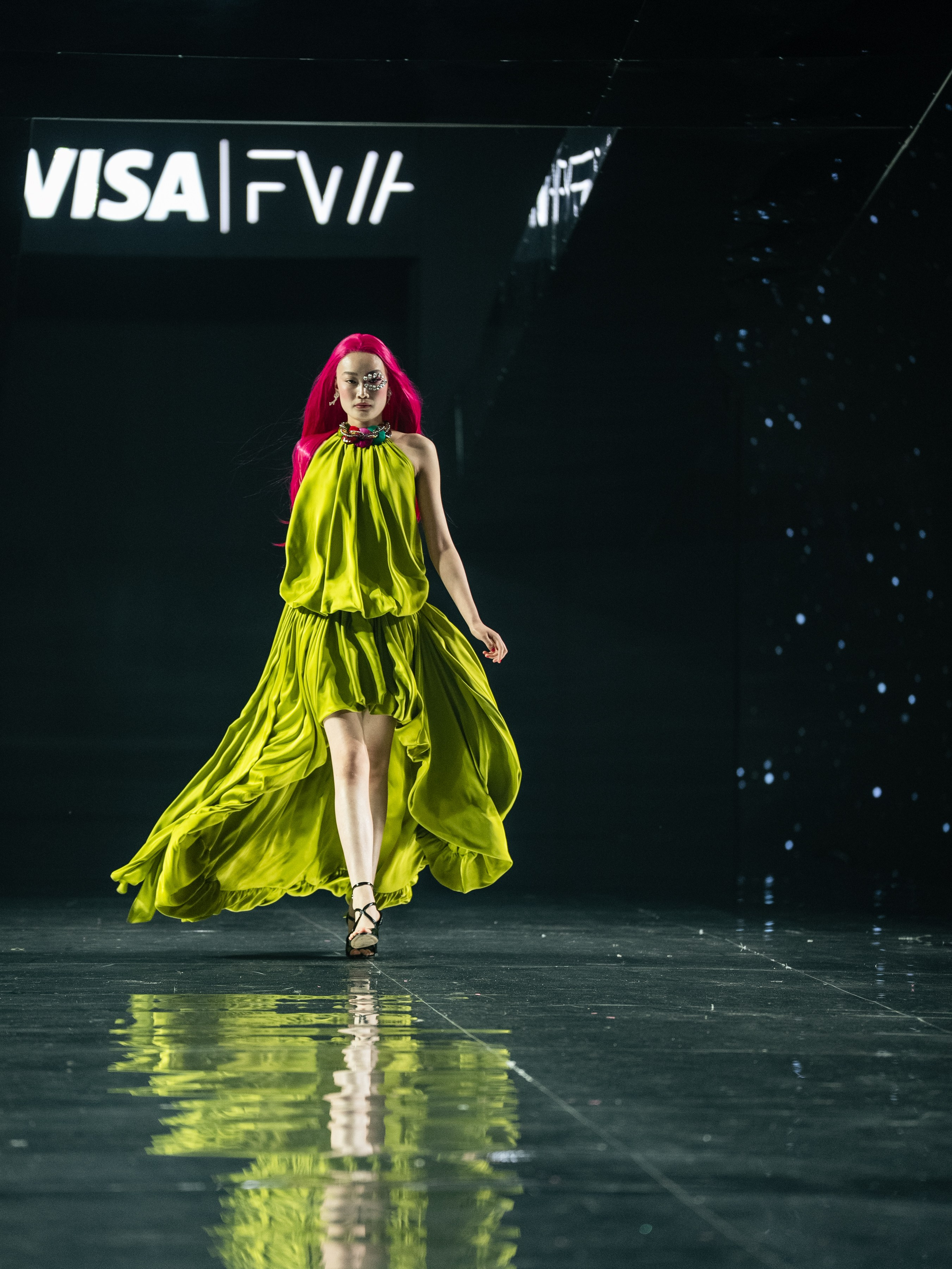 Visa Fashion Week YESYES. Сайт Алматинского НЮ АРТ, будуар и фэшн фотографа Дениса Карпенко