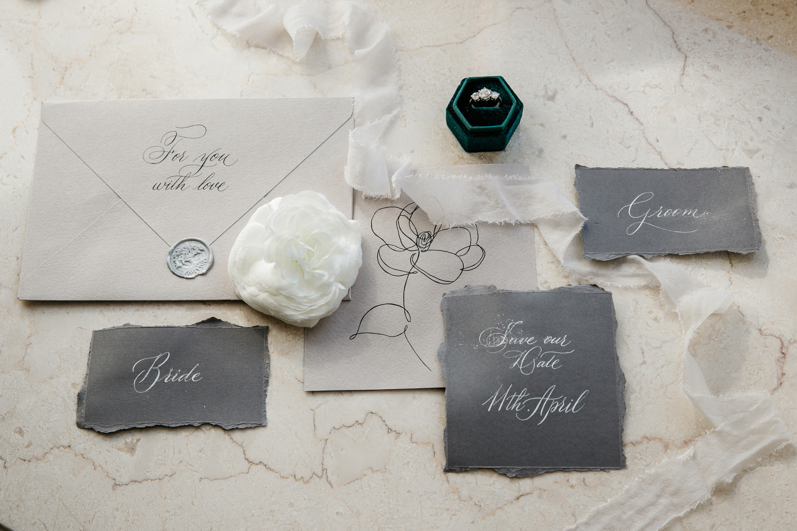 Бабочки в бутик-отеле Руссо Балт. Свадебный фотограф Москва