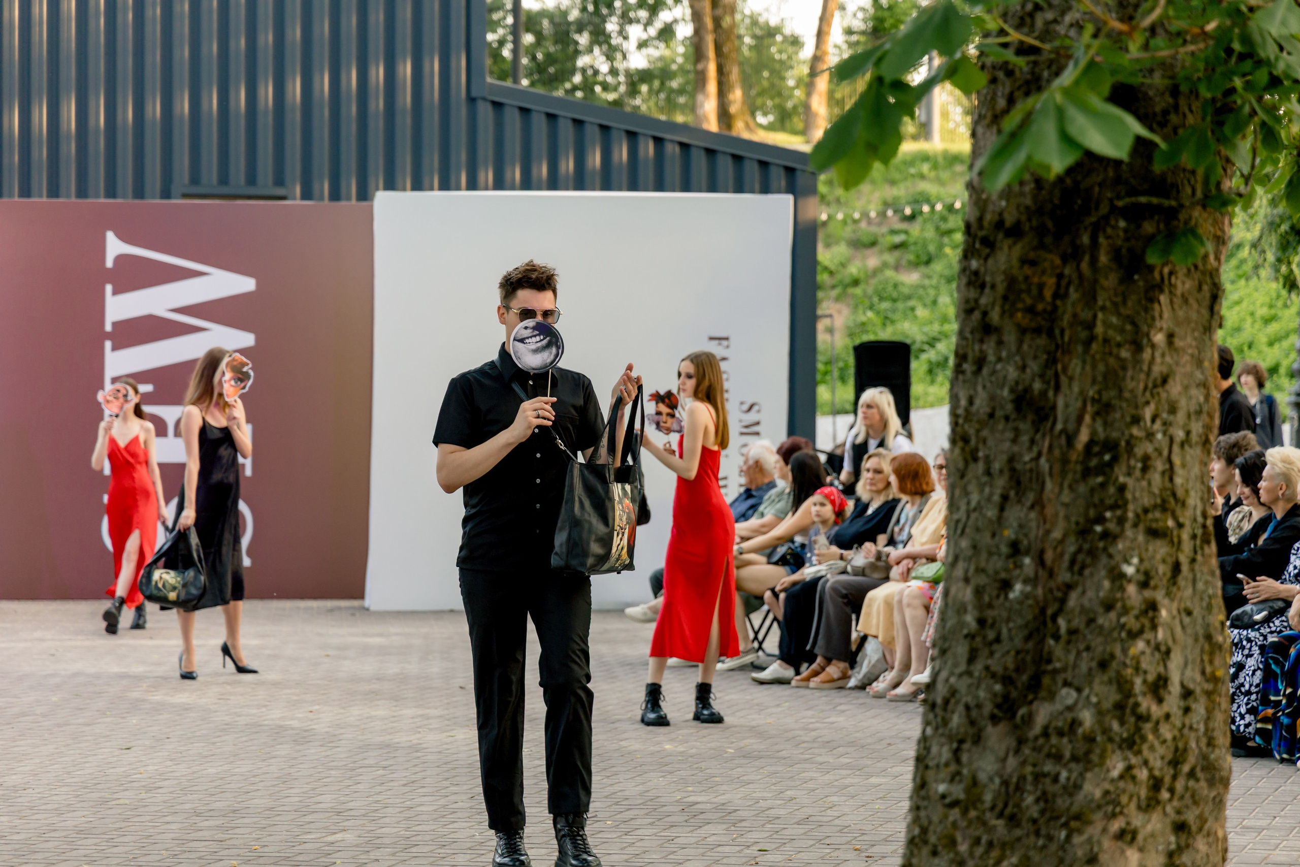 Smolensk Fashion Week 2025_показы_ДЕНЬ 1_ВЕЧЕРНИЙ ПОКАЗ_19:00. Главная