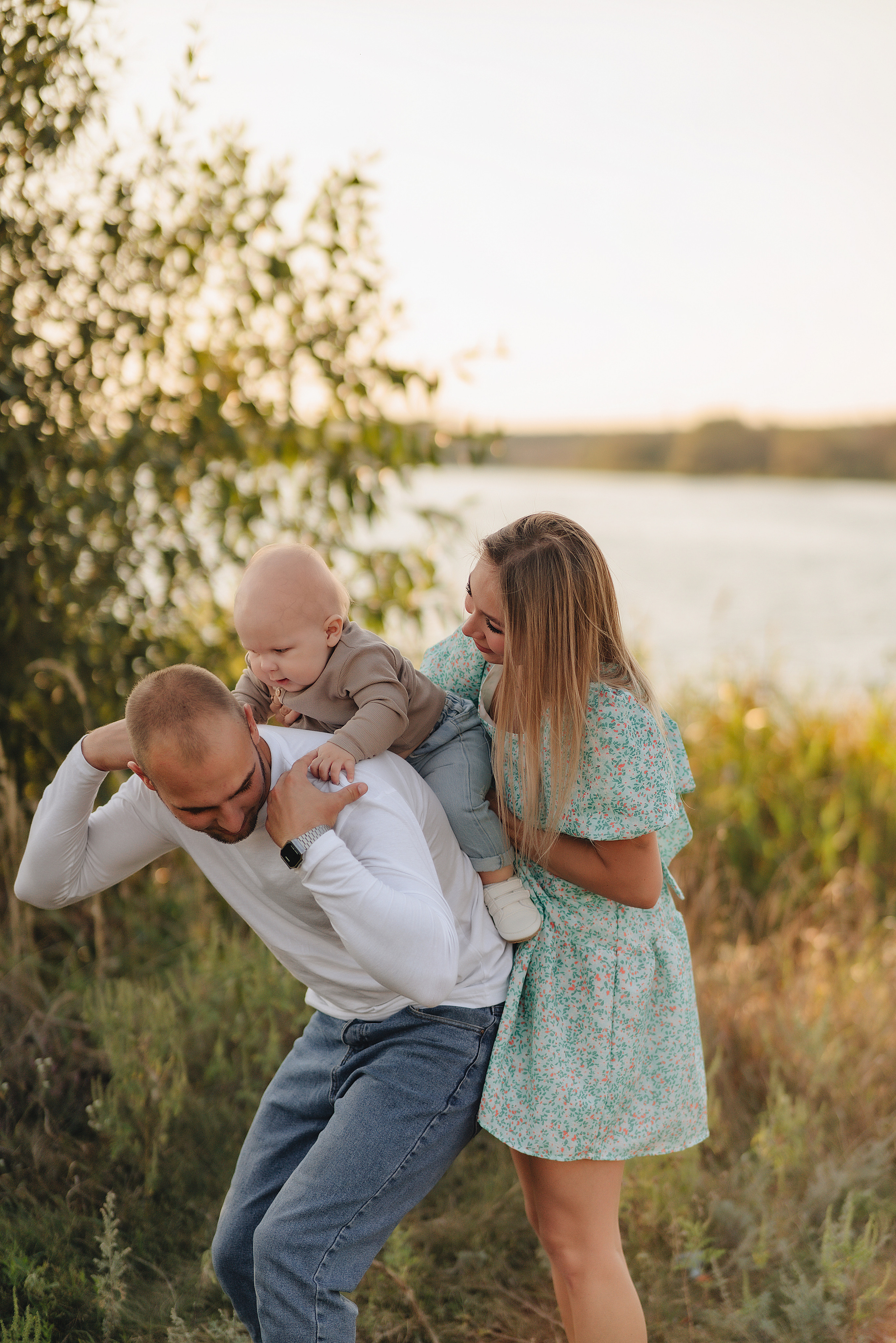 Анастасия, Артём и Денис | Съемка на закате в сентябре. Фотограф Карина Шмулёва. Воронеж и область